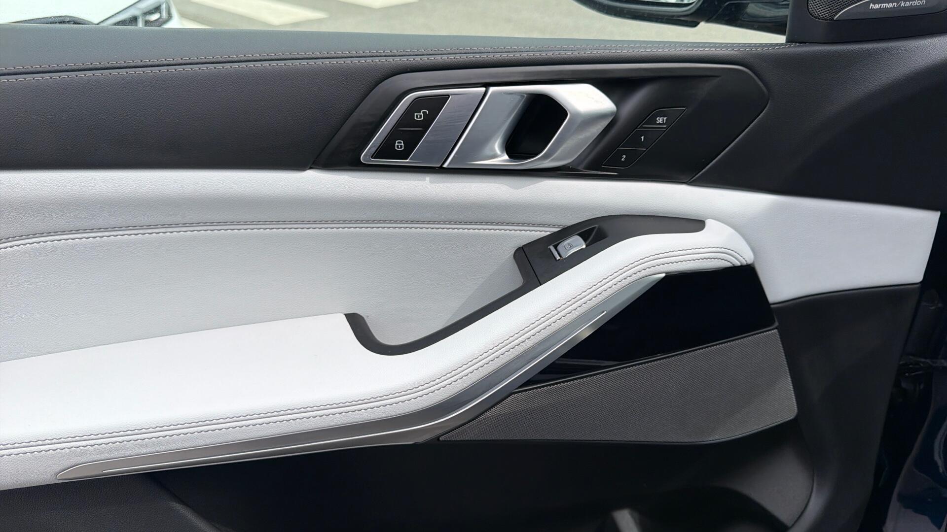 BMW X7 view 51