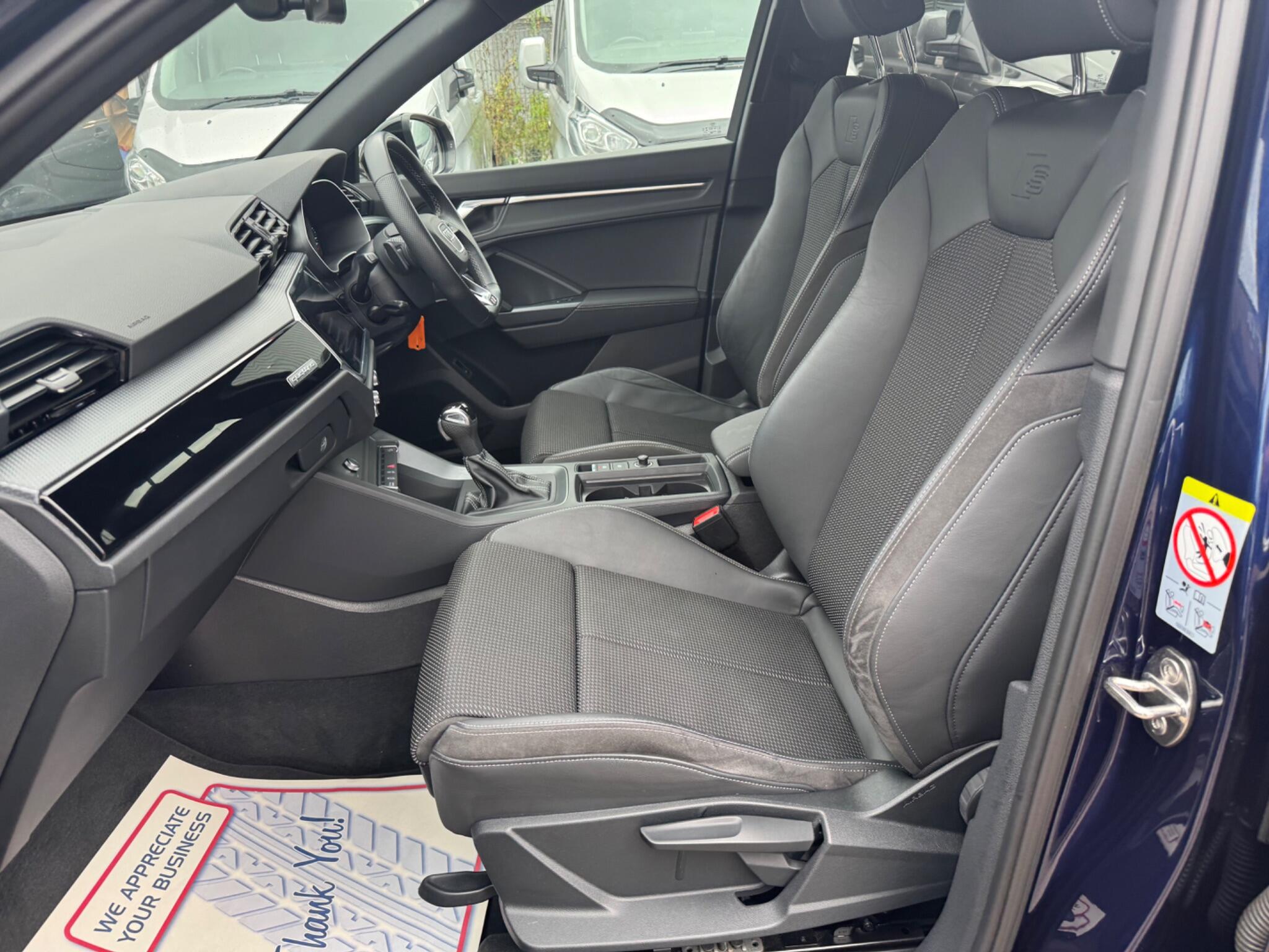 Audi Q3 view 50