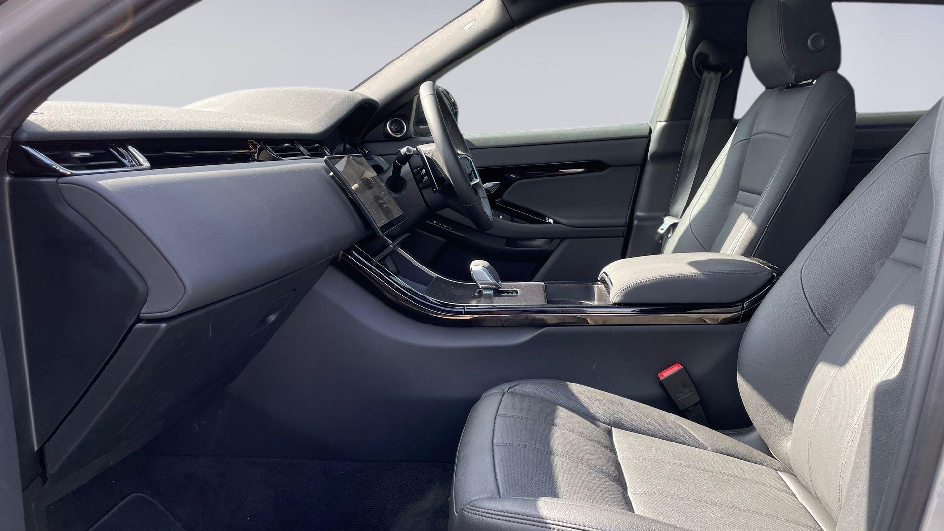Land Rover Range Rover Evoque view 3