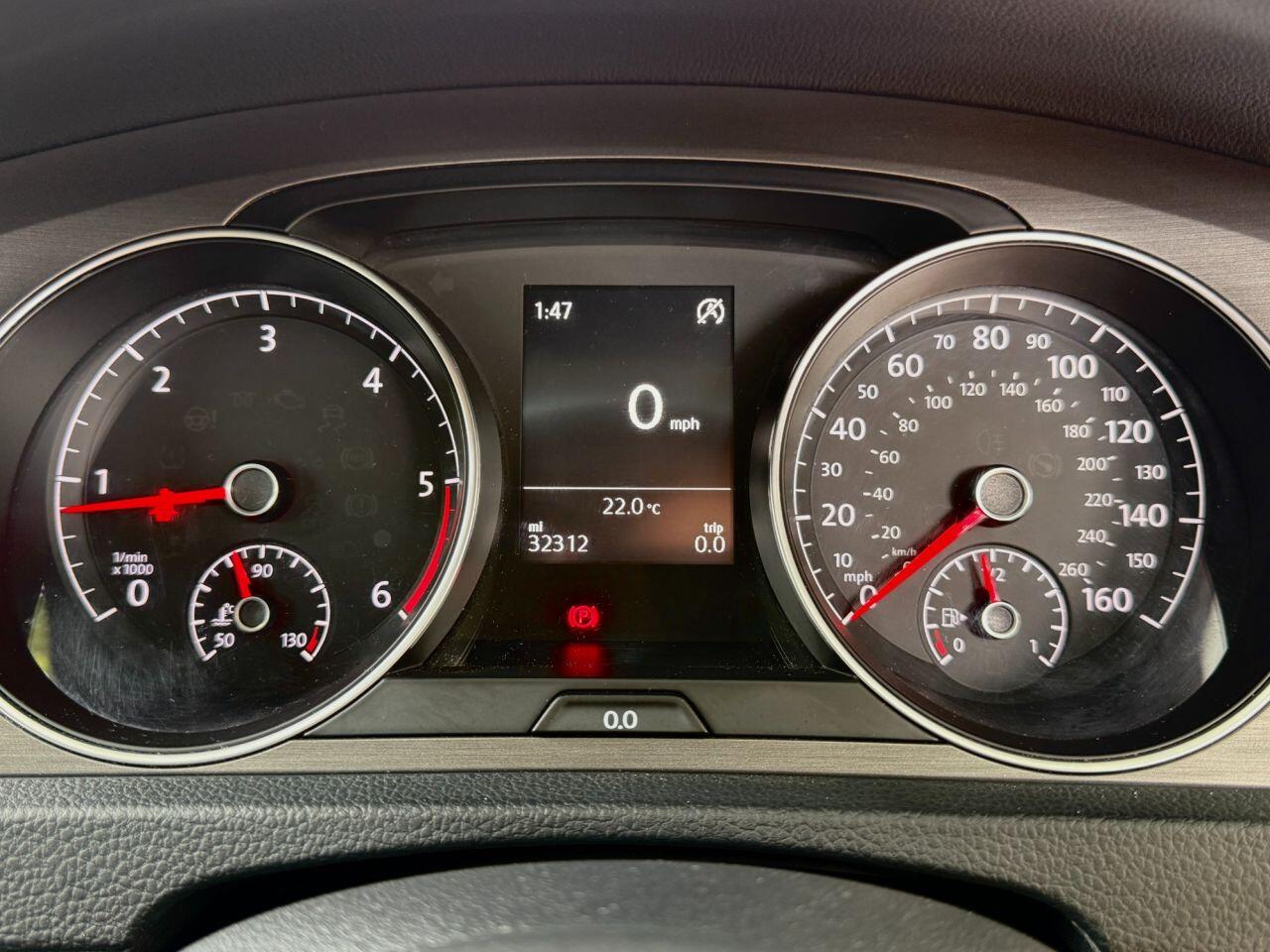 Volkswagen Golf view 21