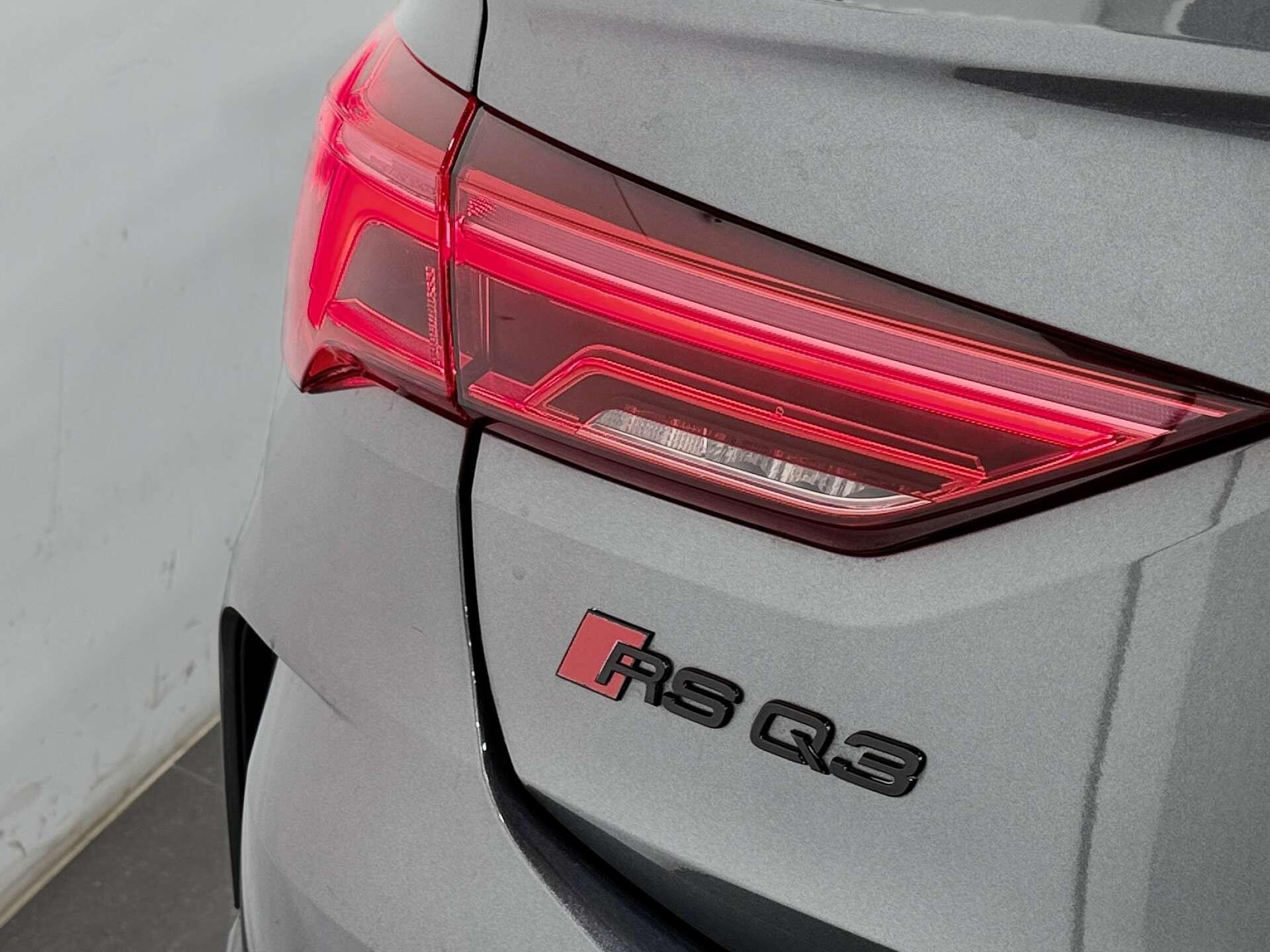 Audi RS Q3 view 26