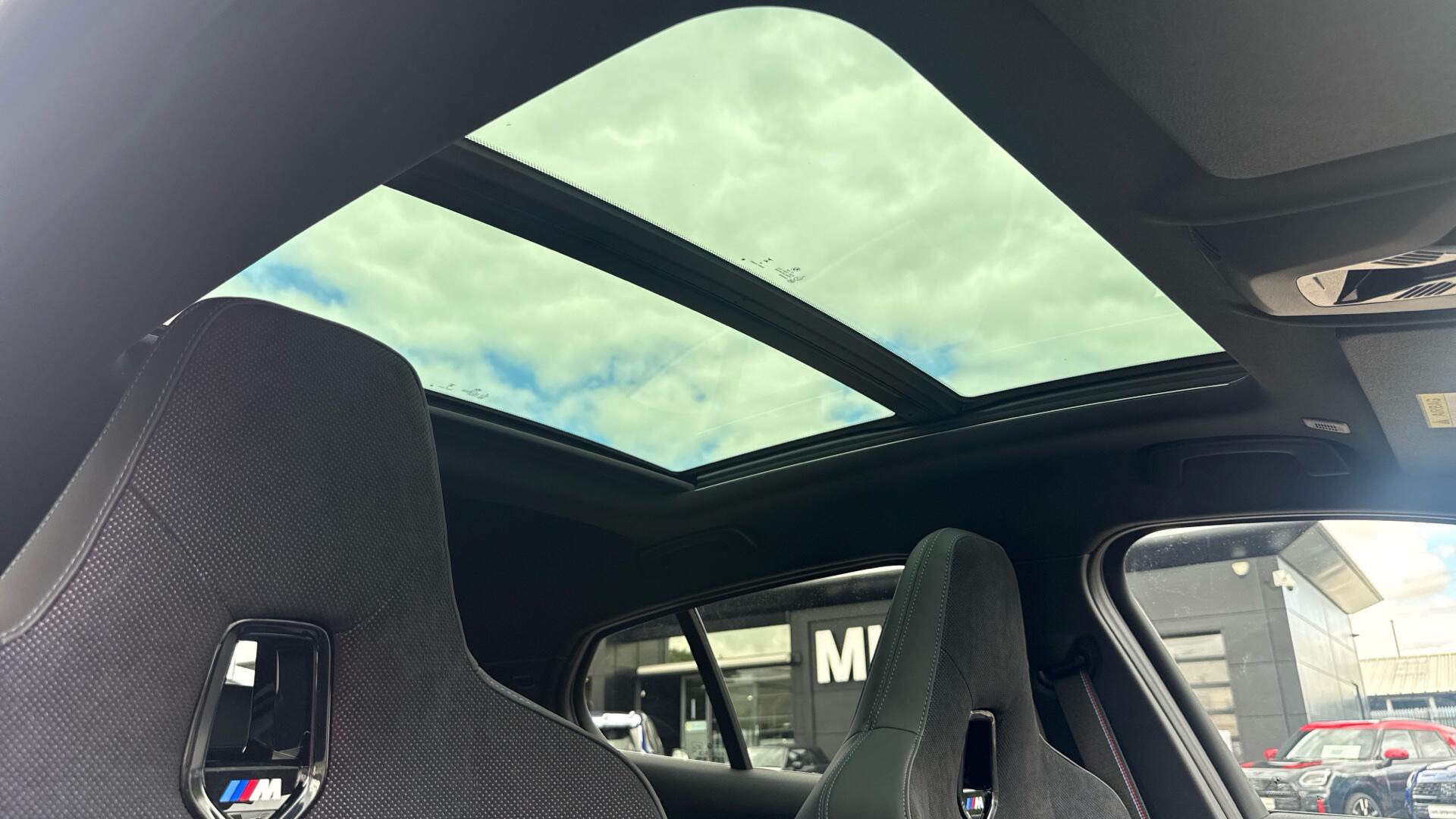 BMW 1 Series view 50