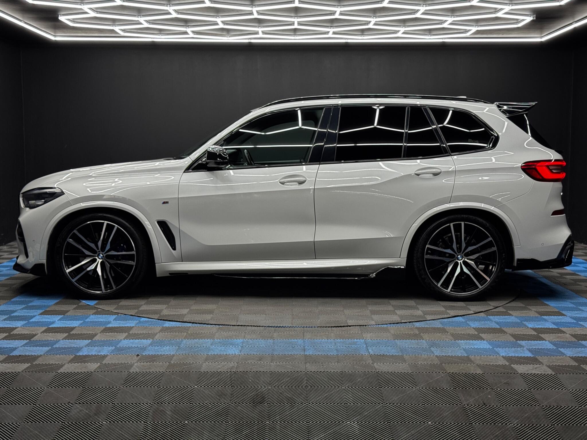 BMW X5 view 8