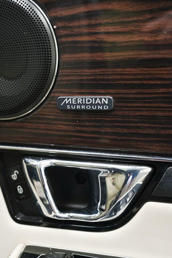 Jaguar XJ view 21