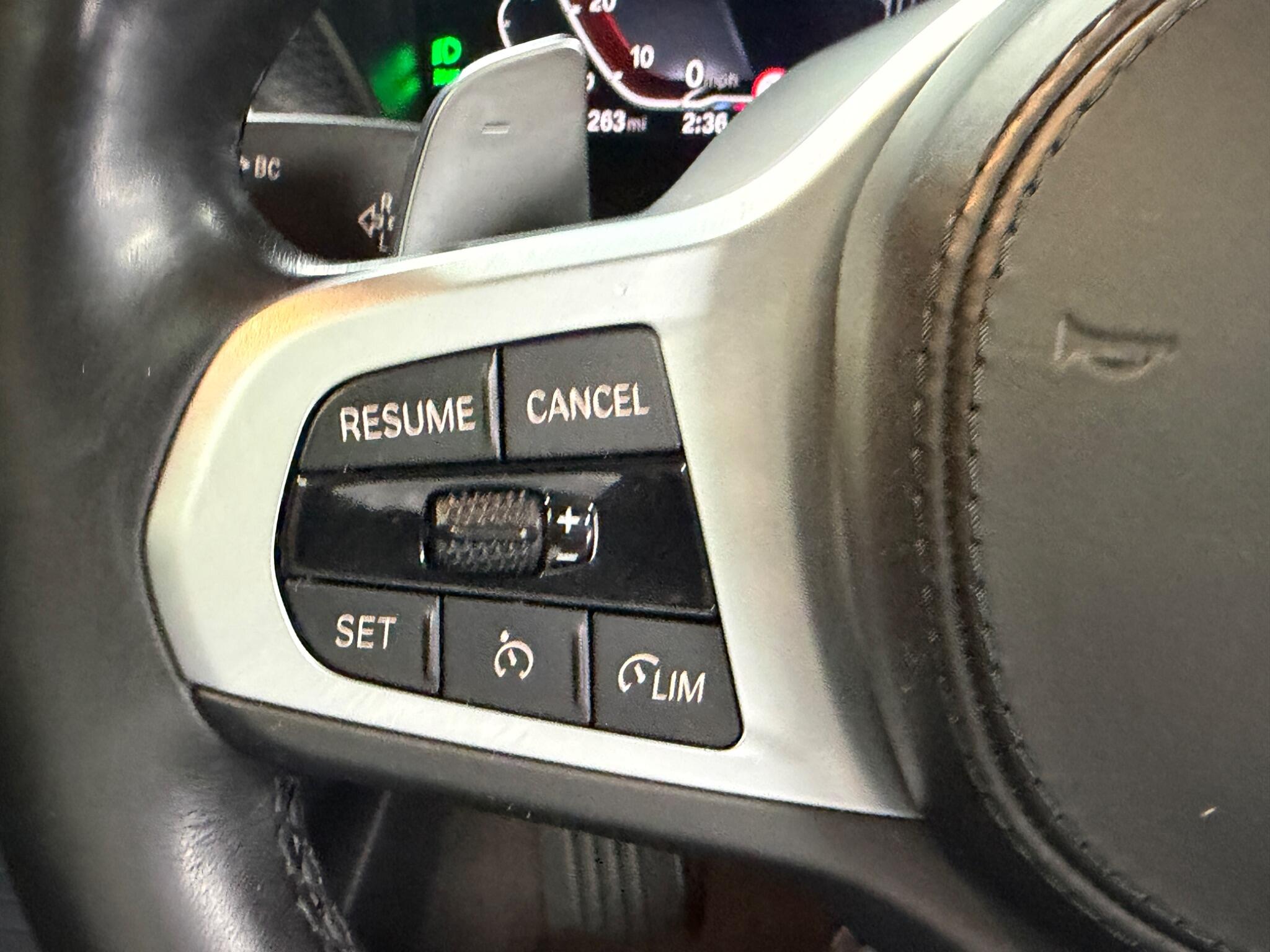 BMW X4 view 21