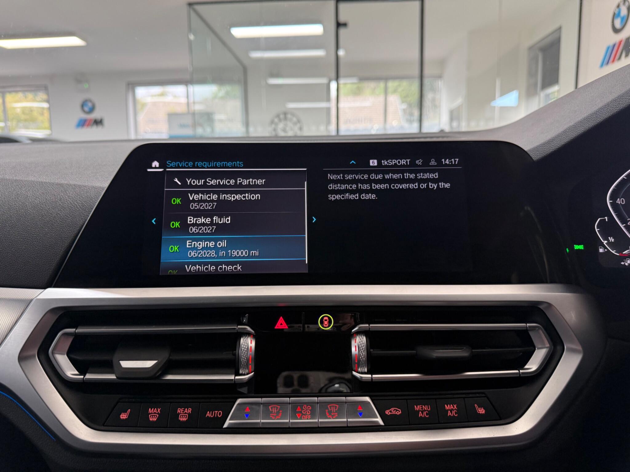 BMW 3 Series view 18