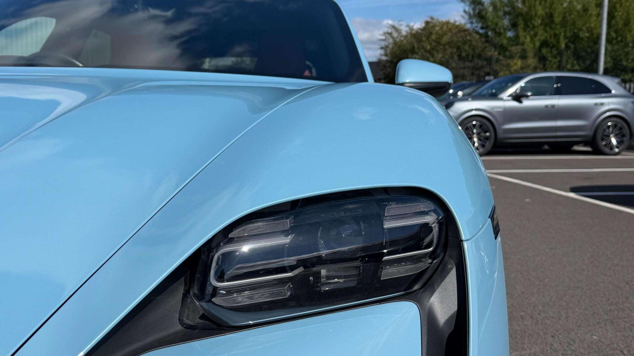 Porsche Taycan view 27