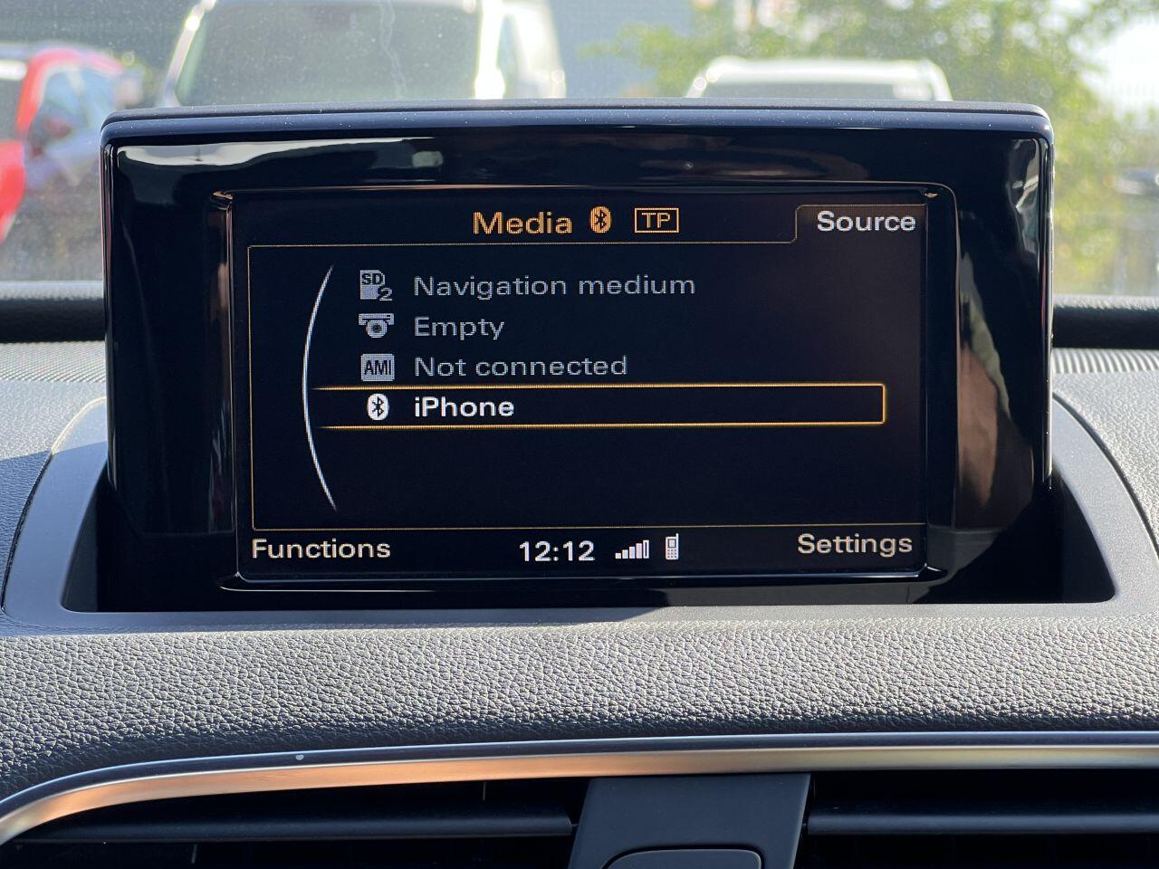 Audi Q3 view 40