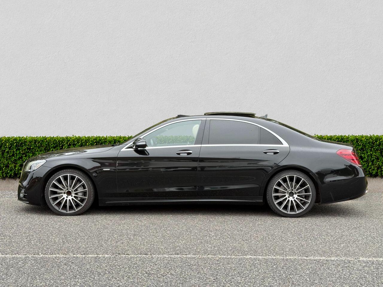 Mercedes-Benz S-Class view 4