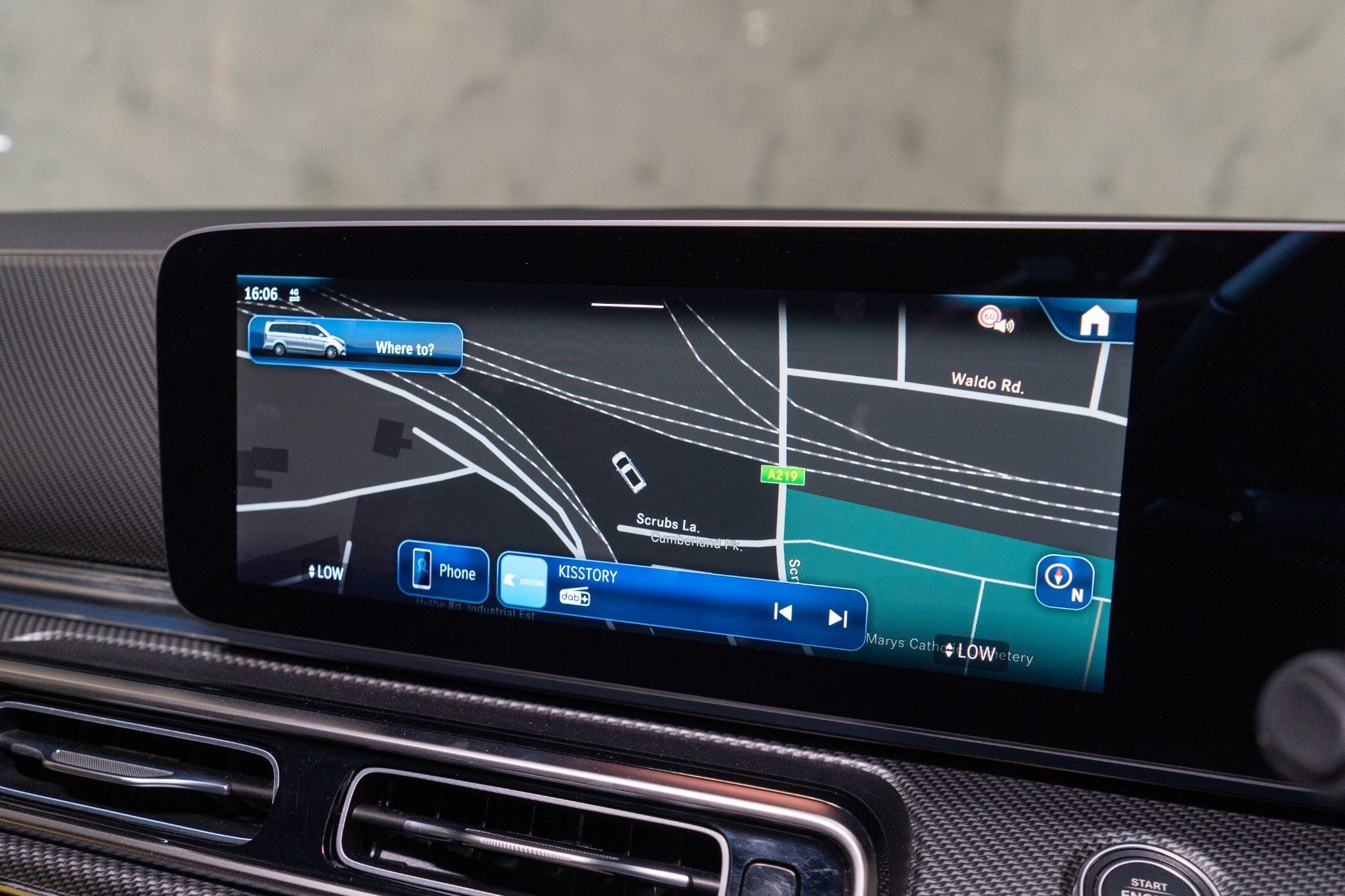 Mercedes-Benz V-Class view 24