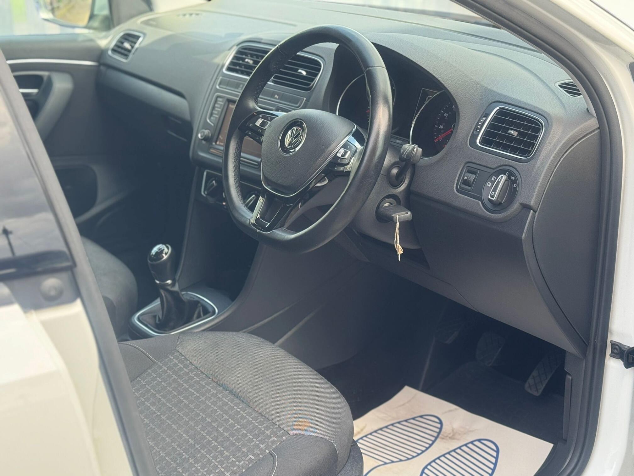 Volkswagen Polo view 42