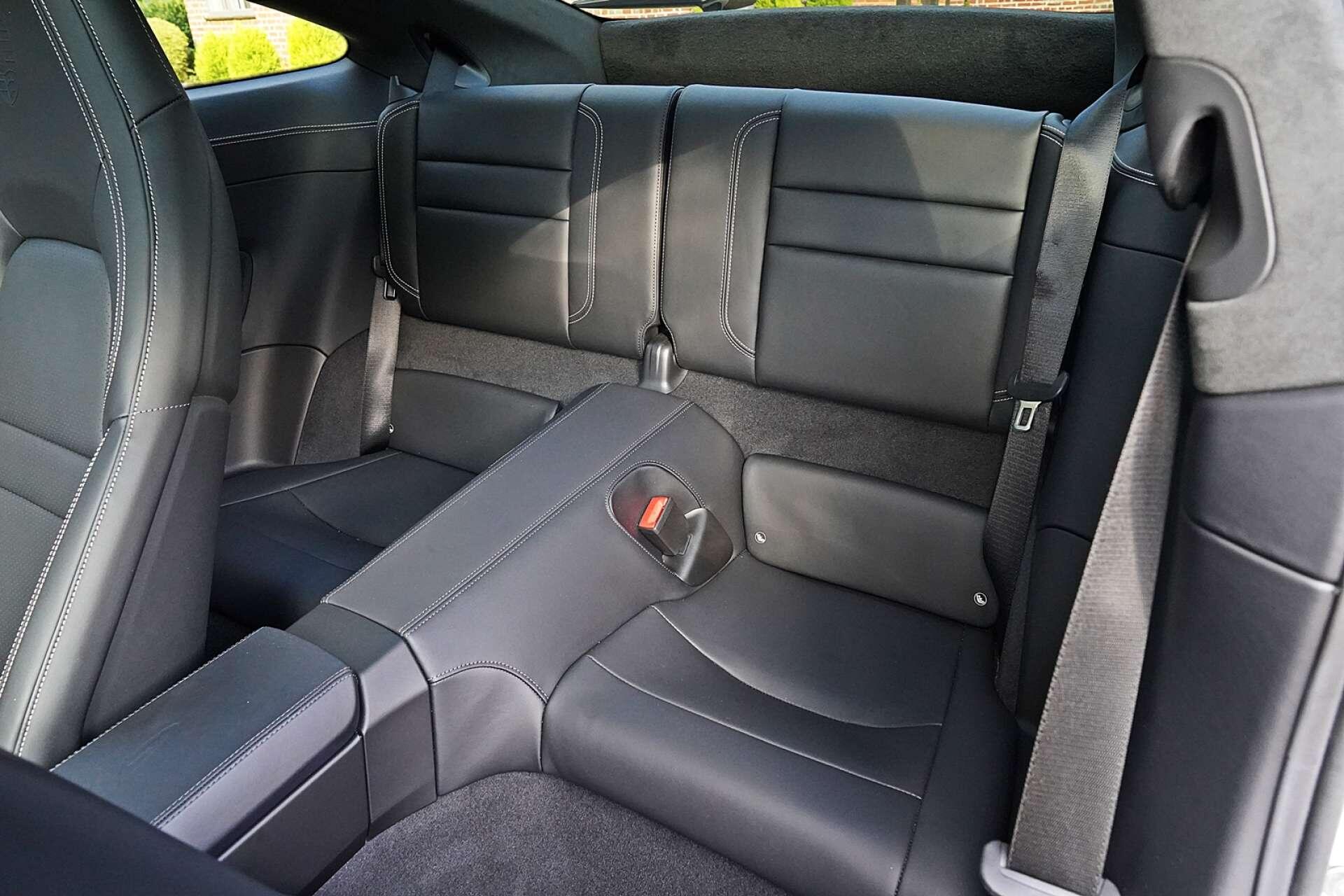 Porsche 911 view 17