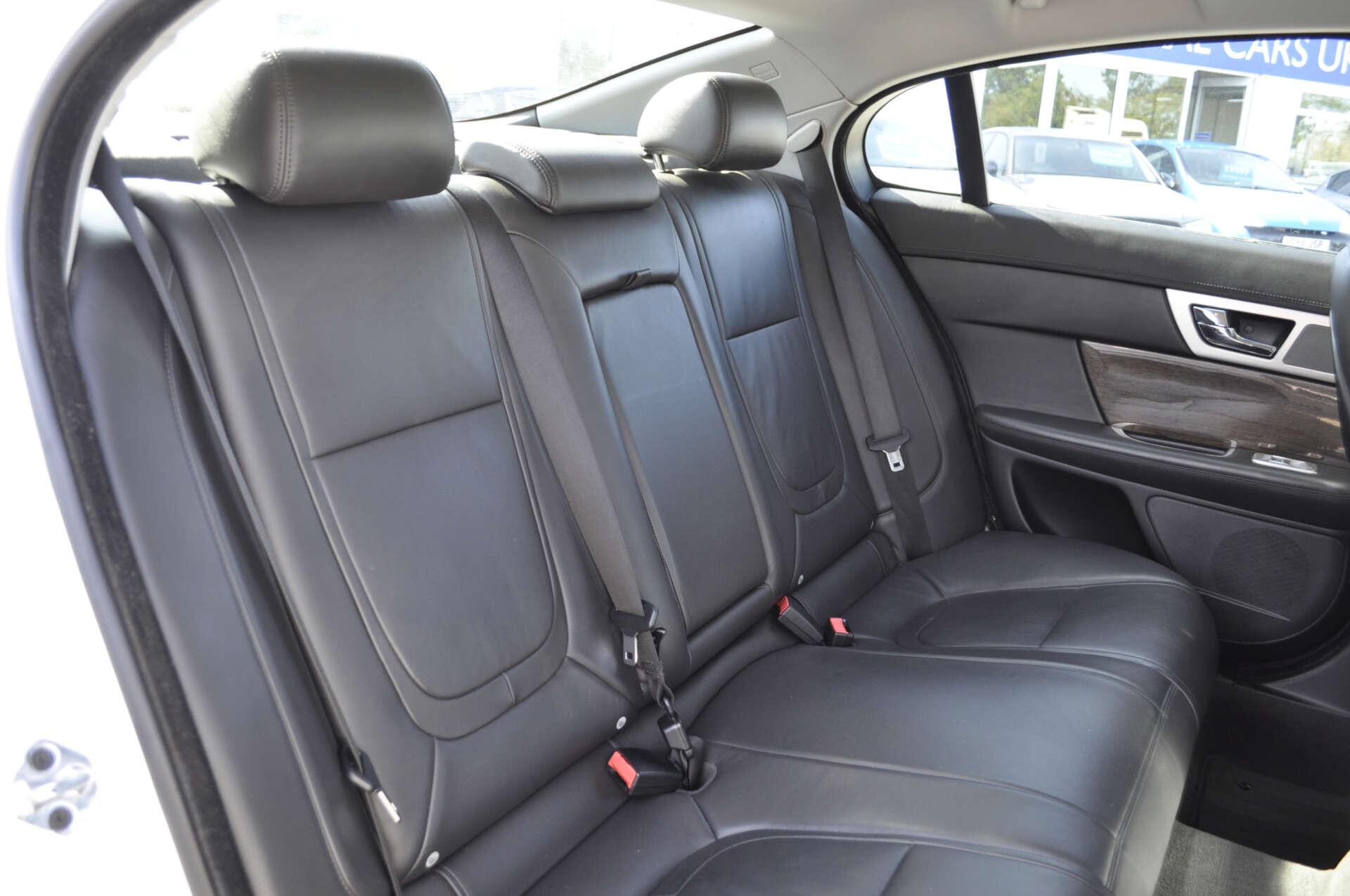 Jaguar XF view 11
