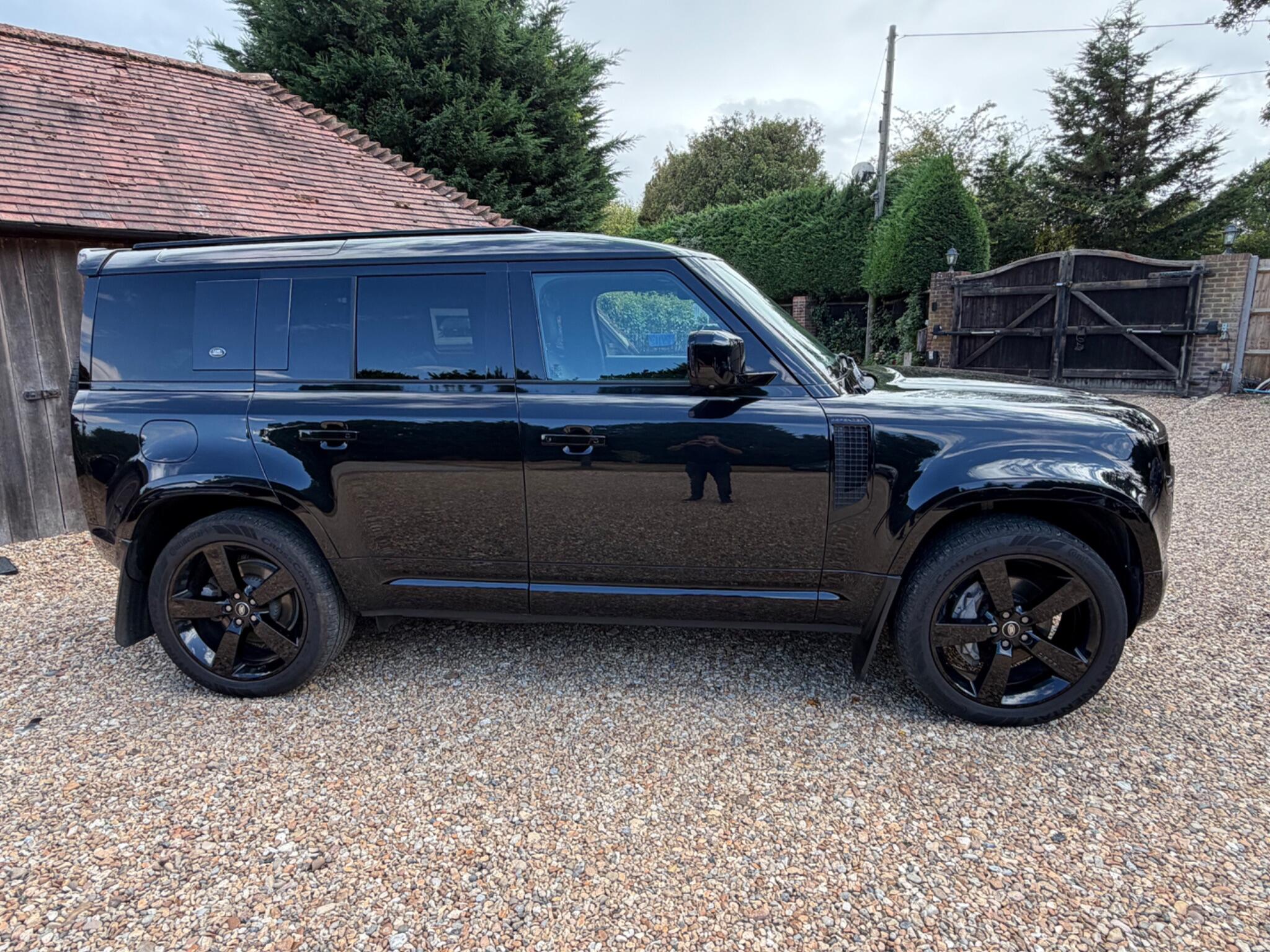 Land Rover Defender view 7