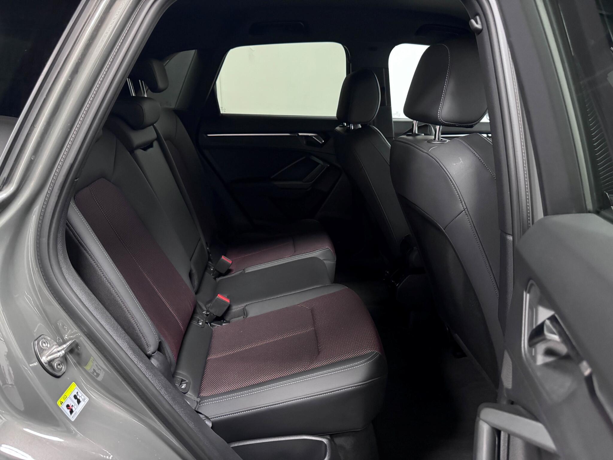 Audi Q3 view 27