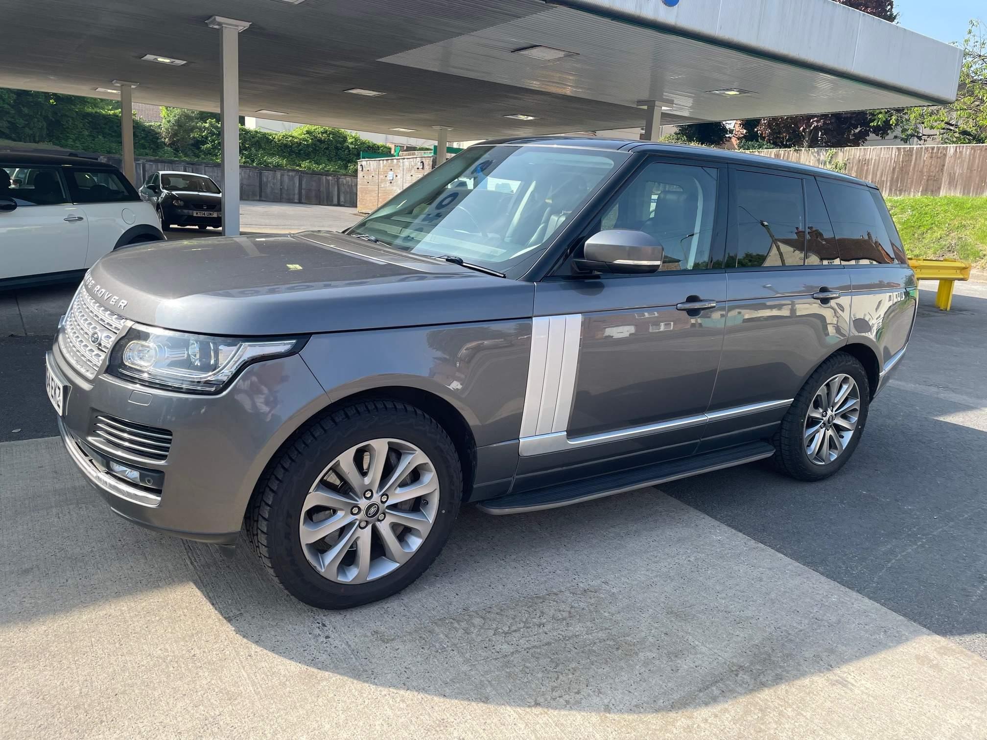 2014 Land Rover Range Rover 4.4 SD V8 Vogue Auto 4WD Euro 5 5dr • 90,000 miles image 2