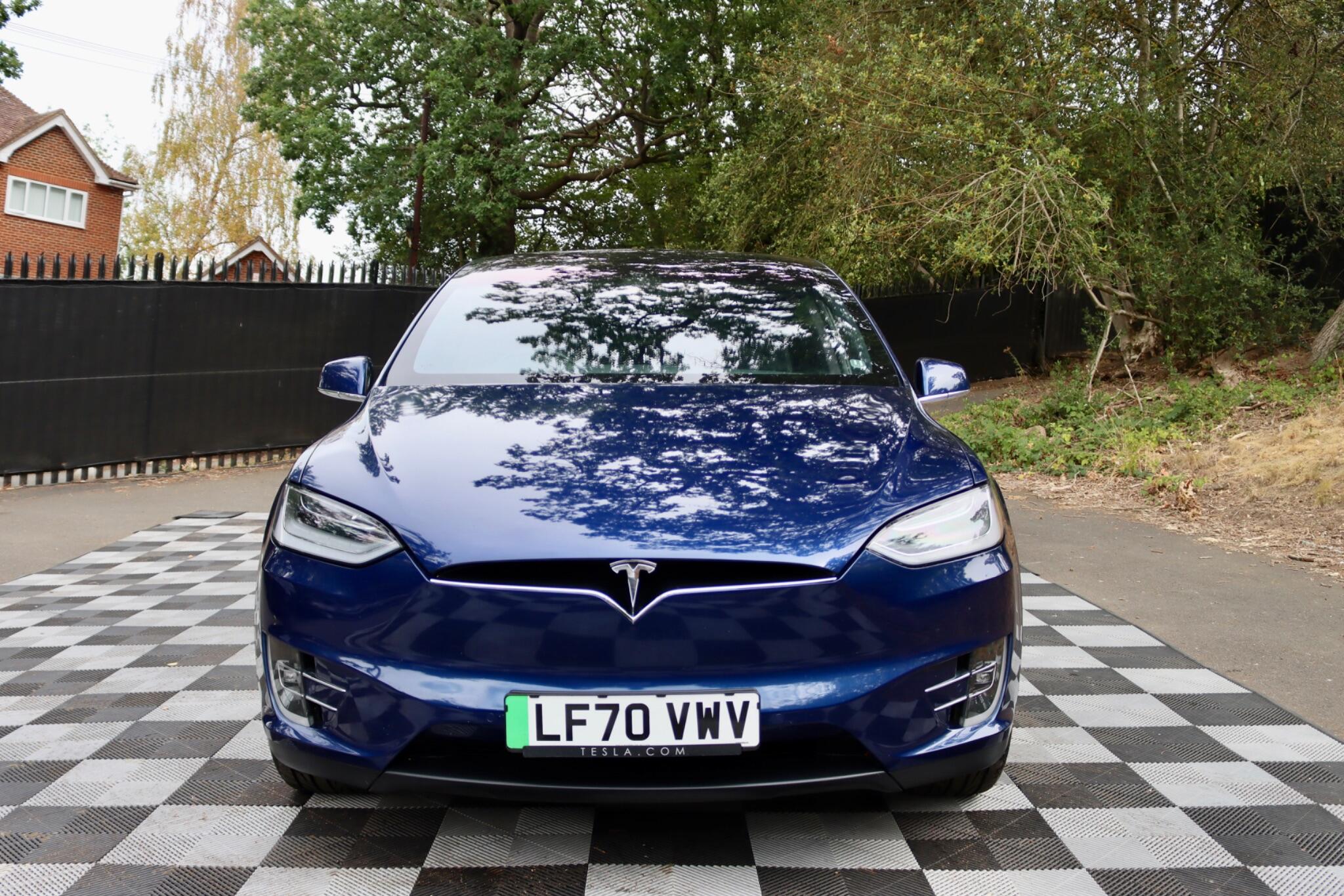 Tesla Model X view 40