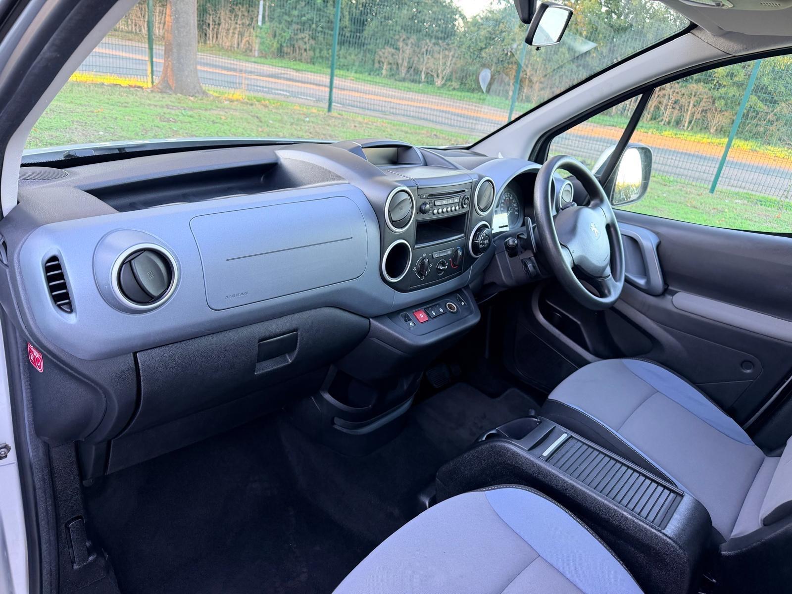 Peugeot Partner Tepee view 25