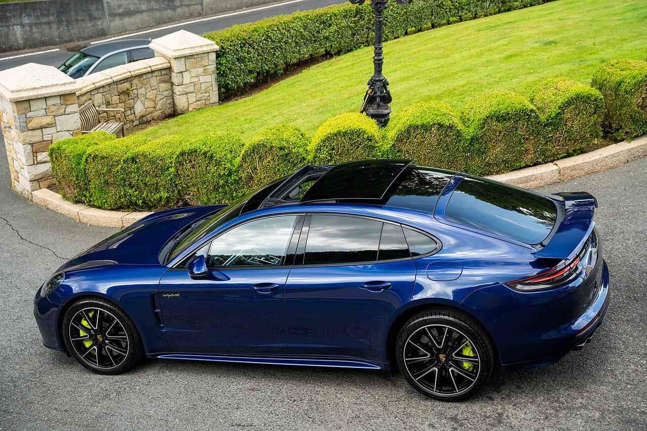 Porsche Panamera view 89