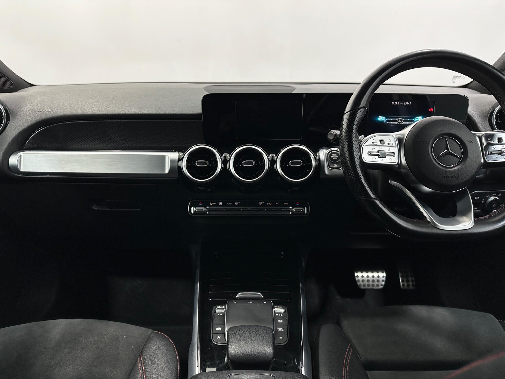 Mercedes-Benz GLB view 21