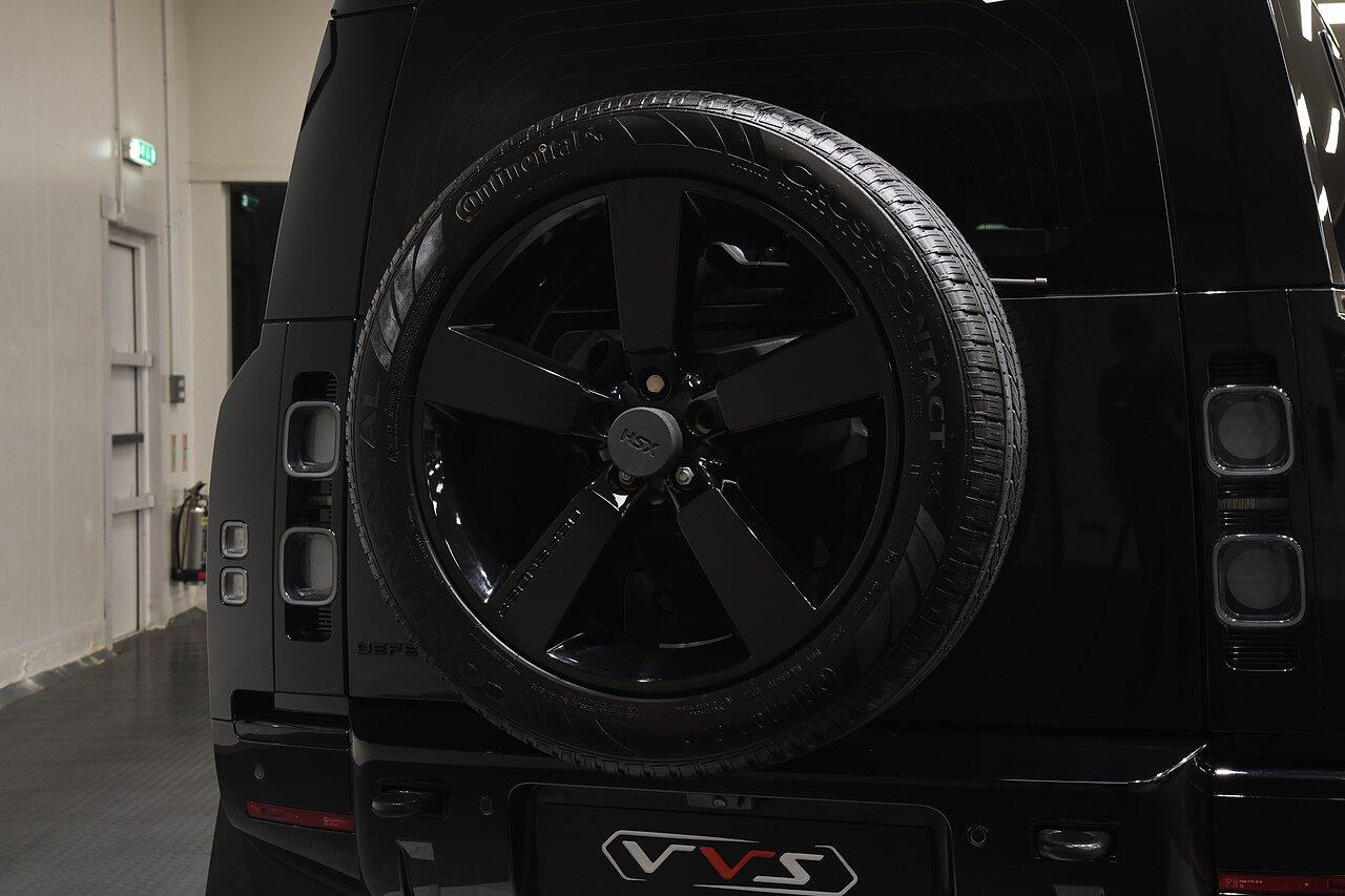 Land Rover Defender view 37