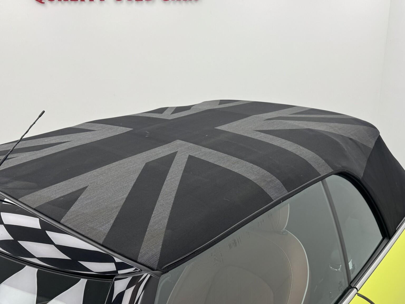 Mini Convertible view 54