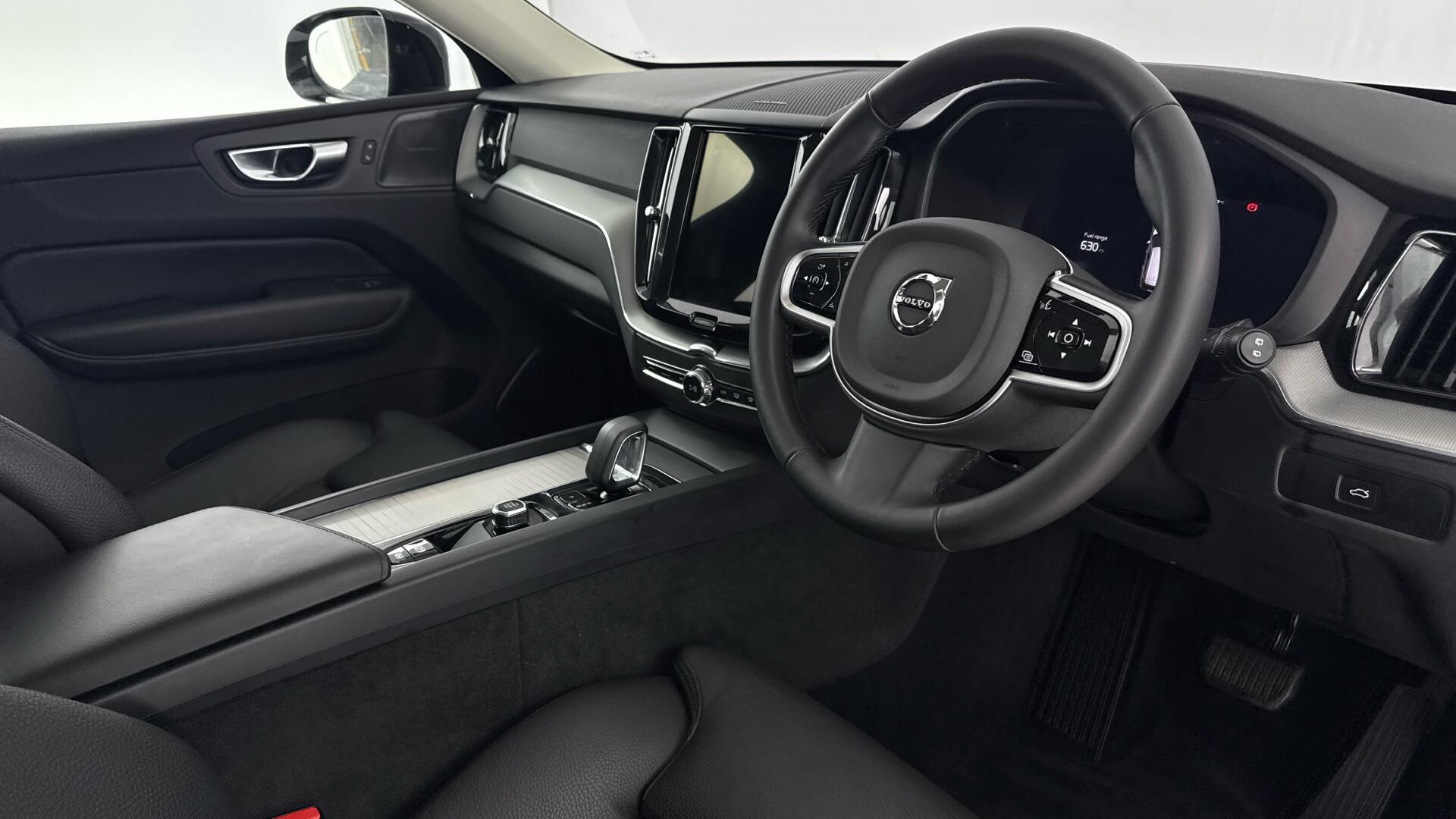 Volvo XC60 view 9