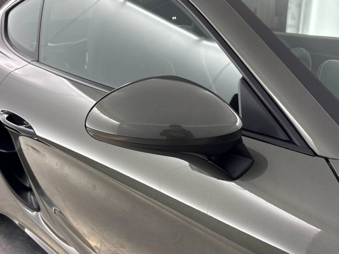 Porsche Cayman view 12