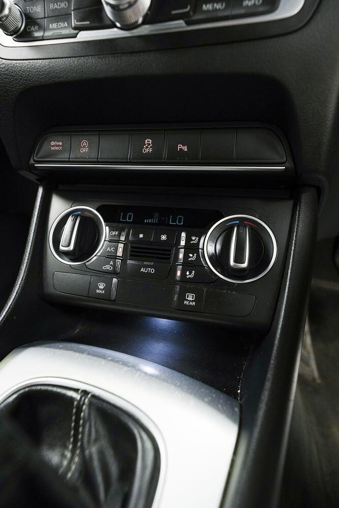 Audi Q3 view 22