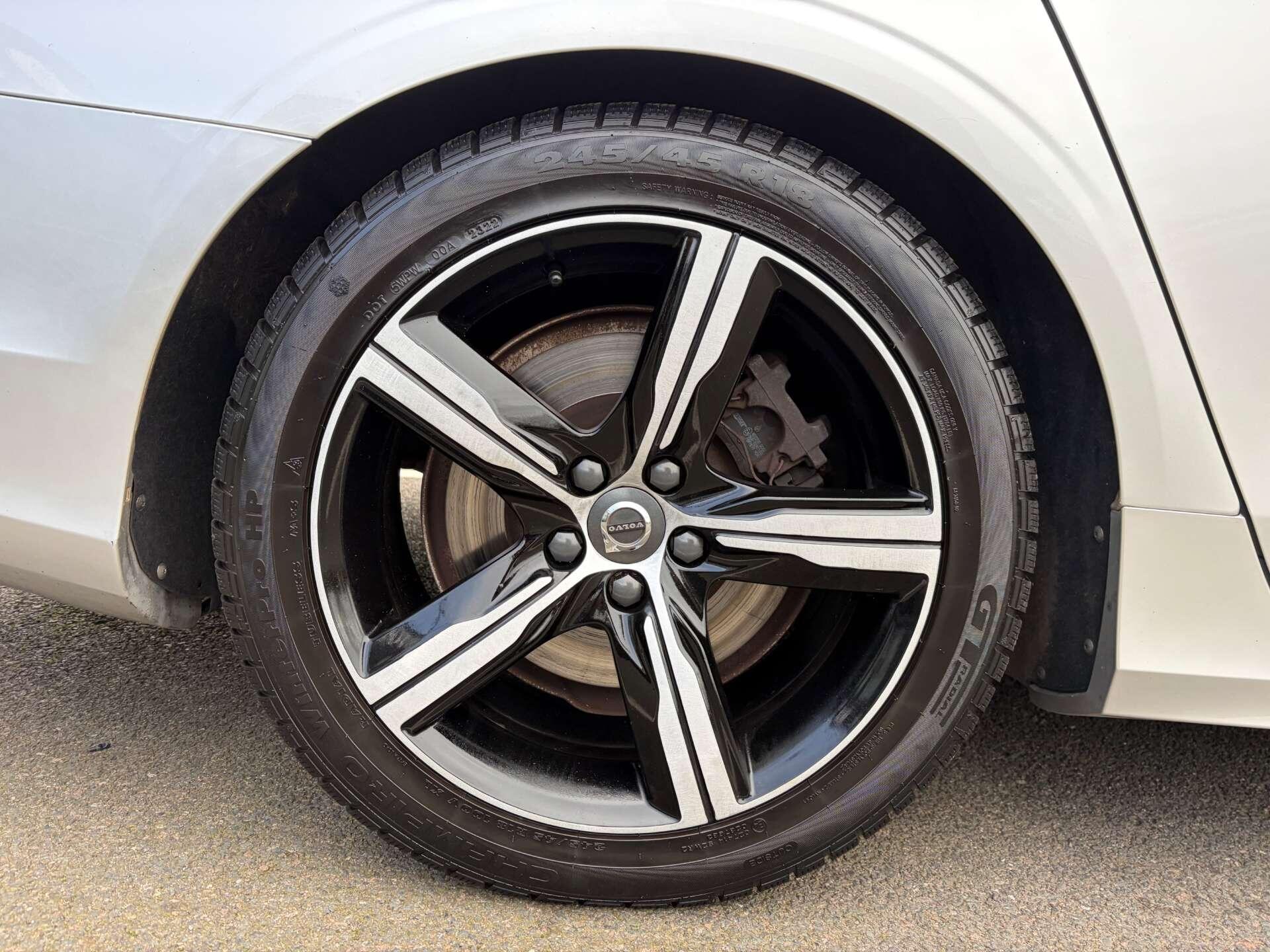 Volvo S90 view 10