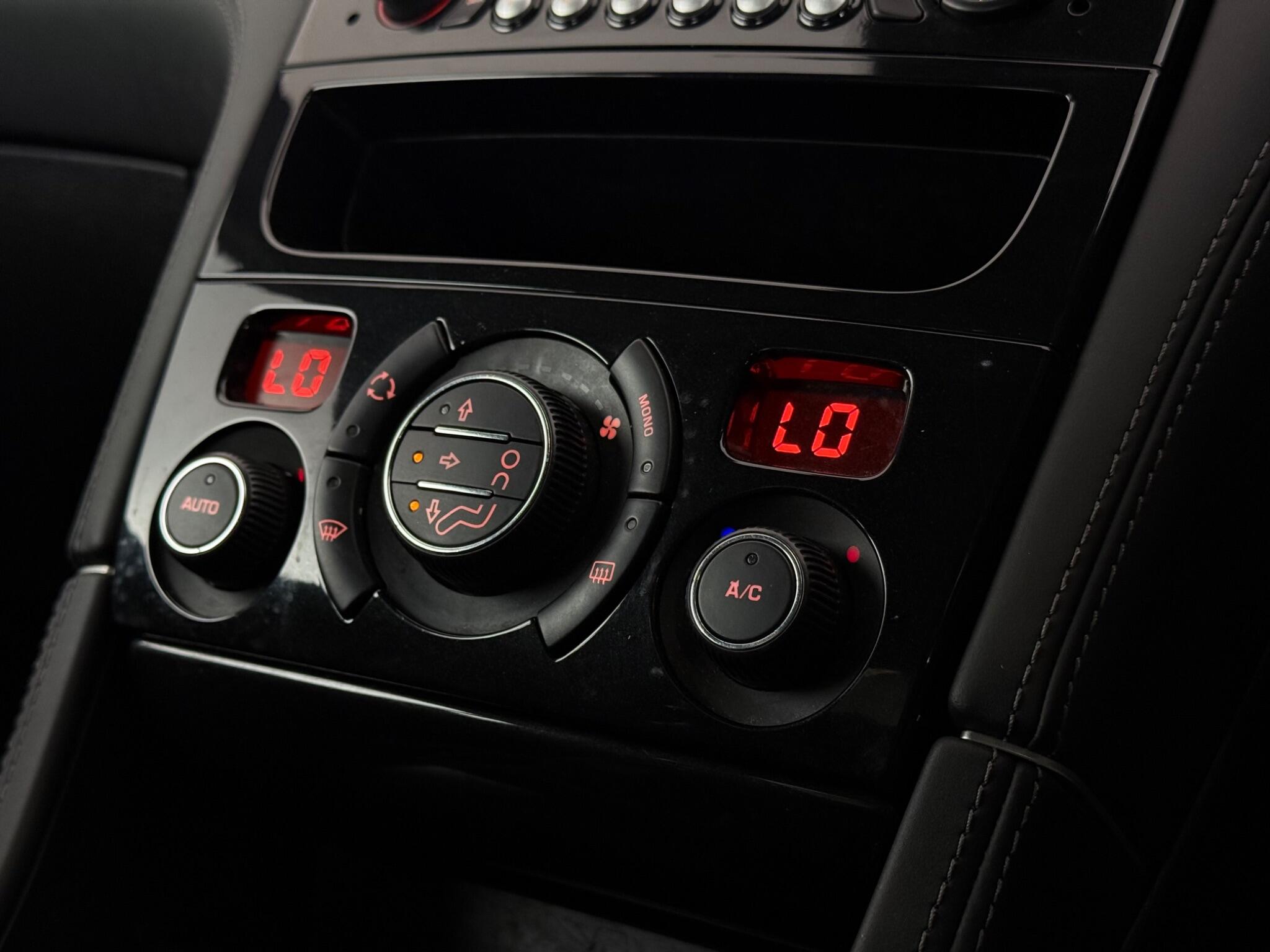 Peugeot RCZ view 23