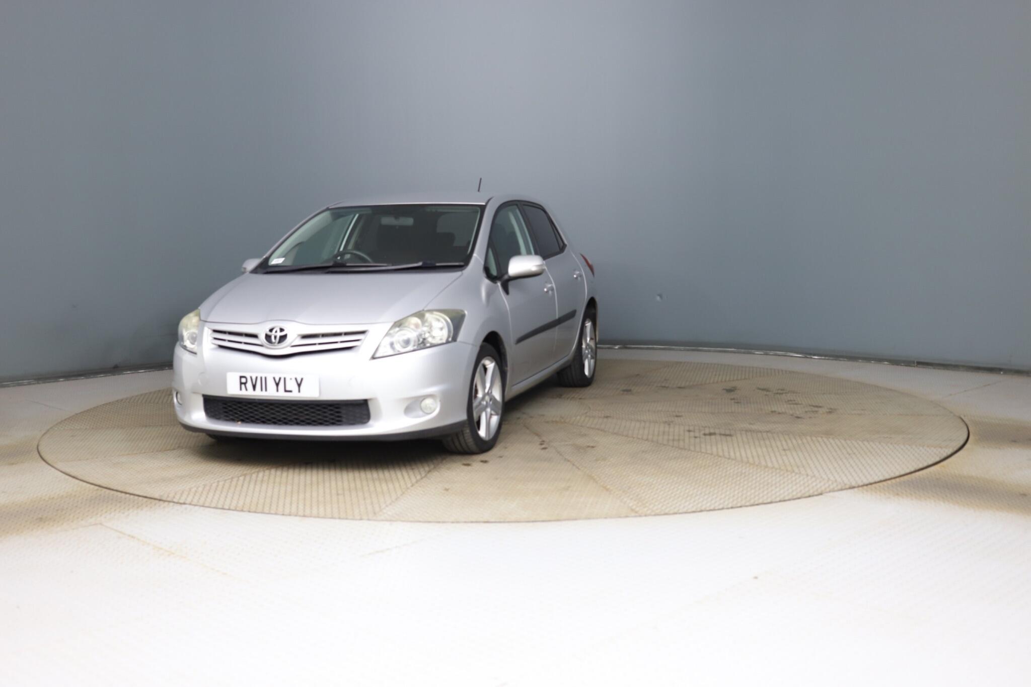 Toyota Auris view 3