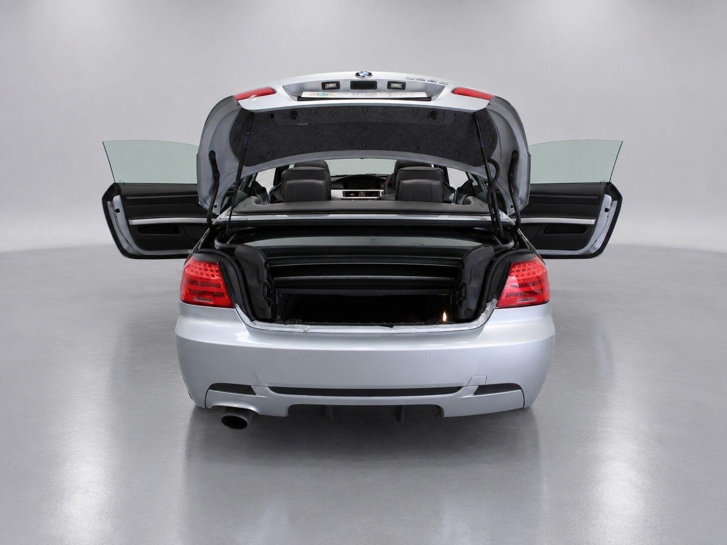 BMW 3 Series view 24