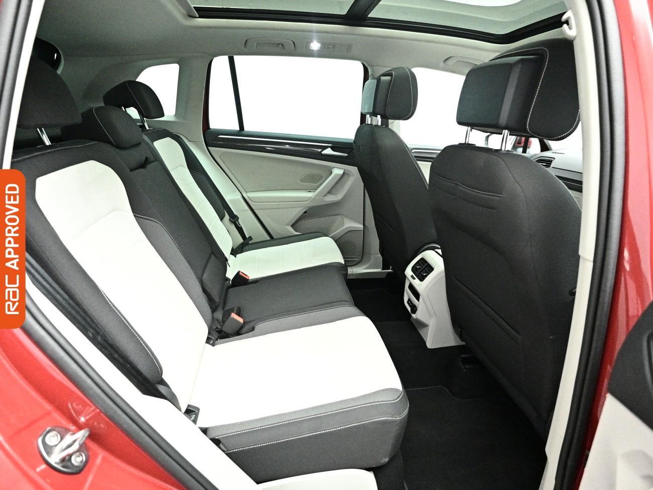 Volkswagen Tiguan view 13