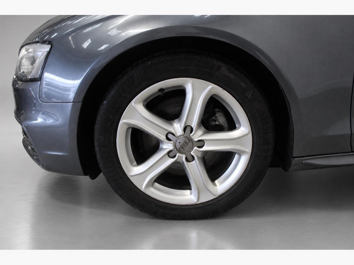 Audi A4 view 49