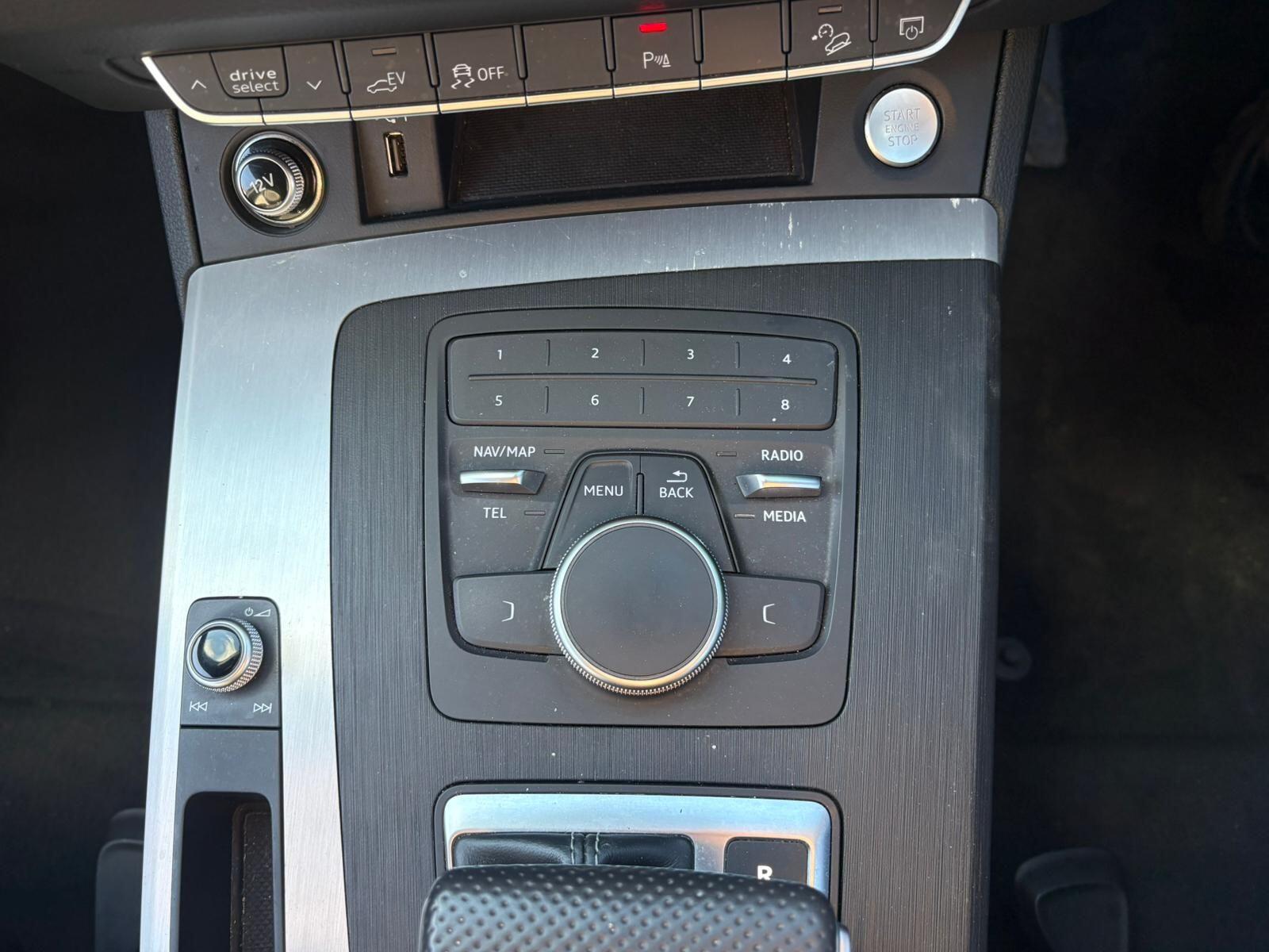 Audi Q5 view 9
