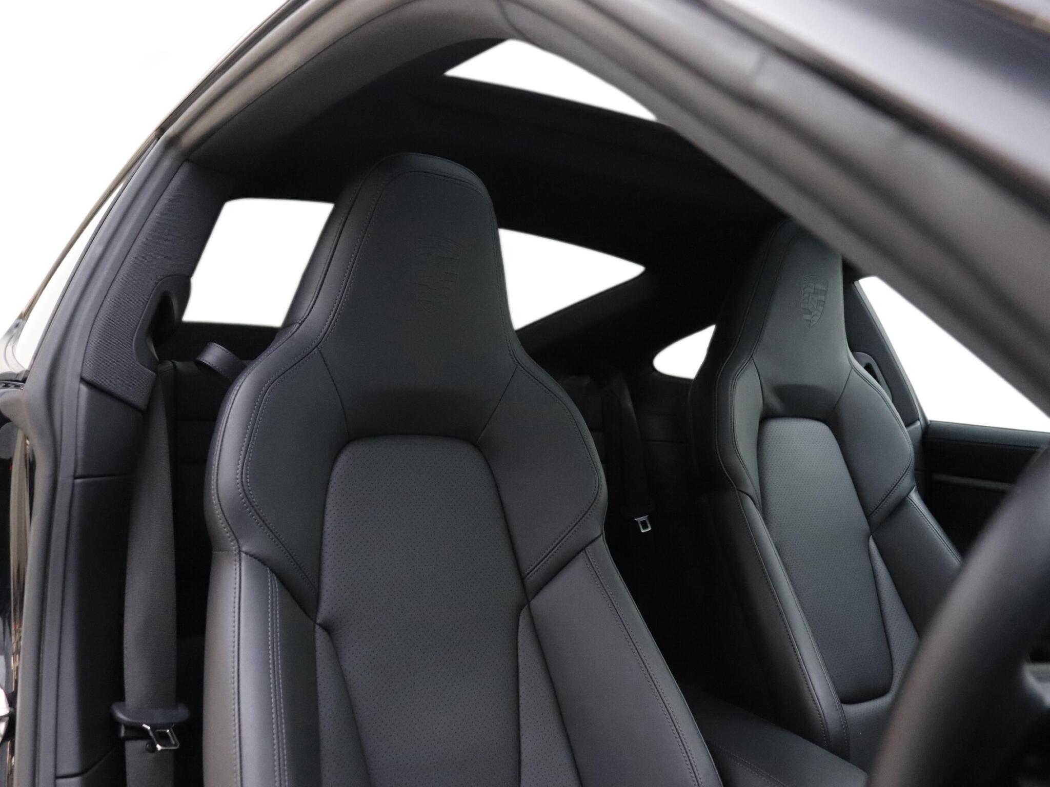 Porsche 911 view 14