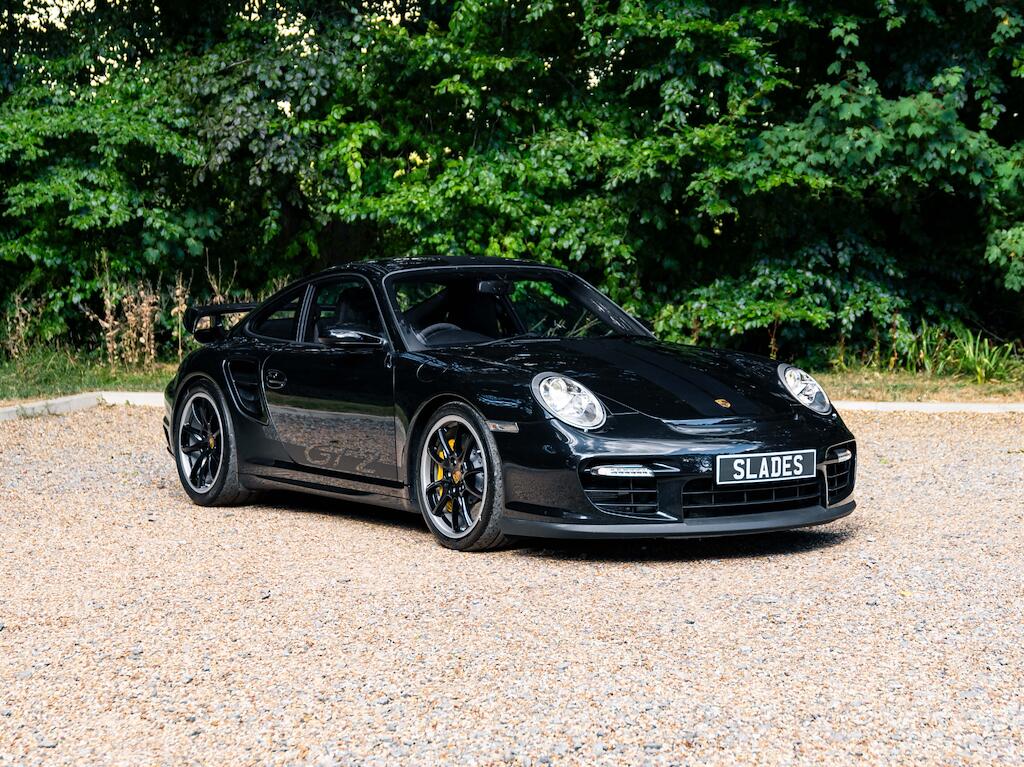 Porsche 911 view 7