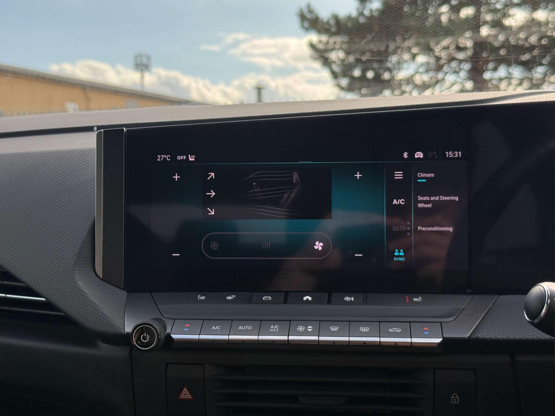 Vauxhall Astra Electric view 70