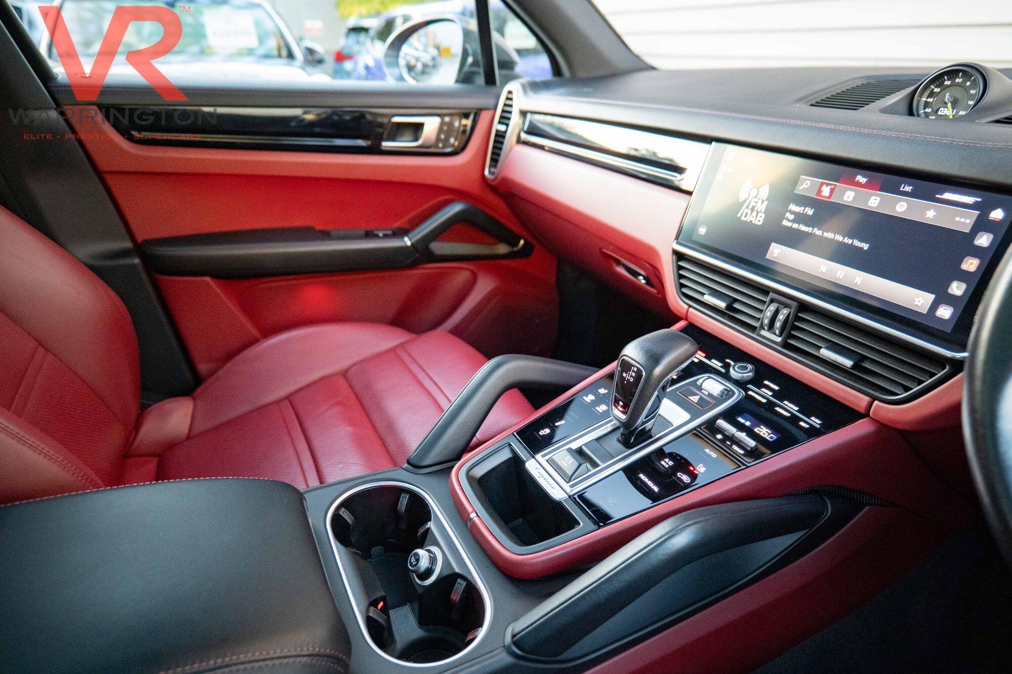 Porsche Cayenne view 26