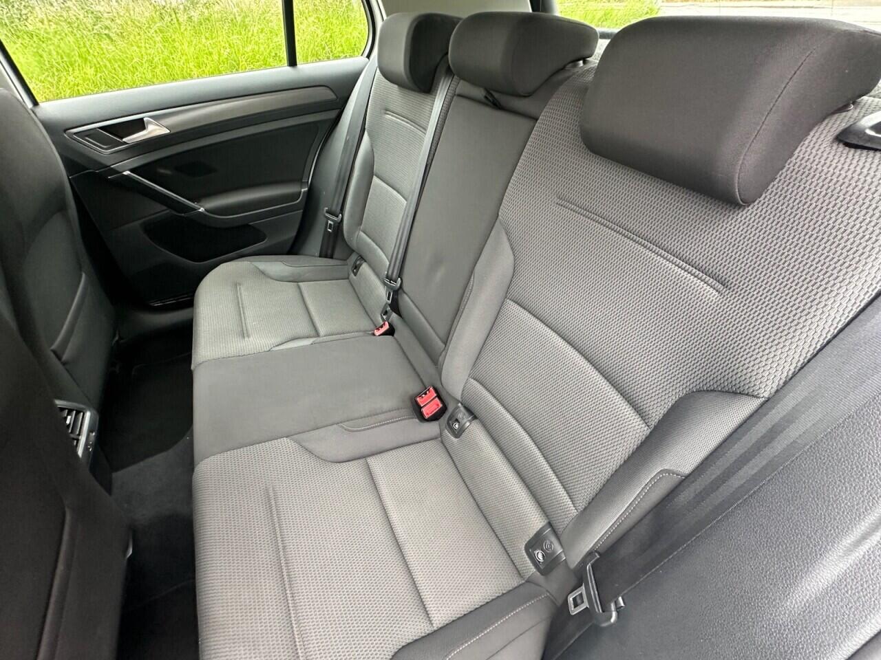 Volkswagen Golf view 40
