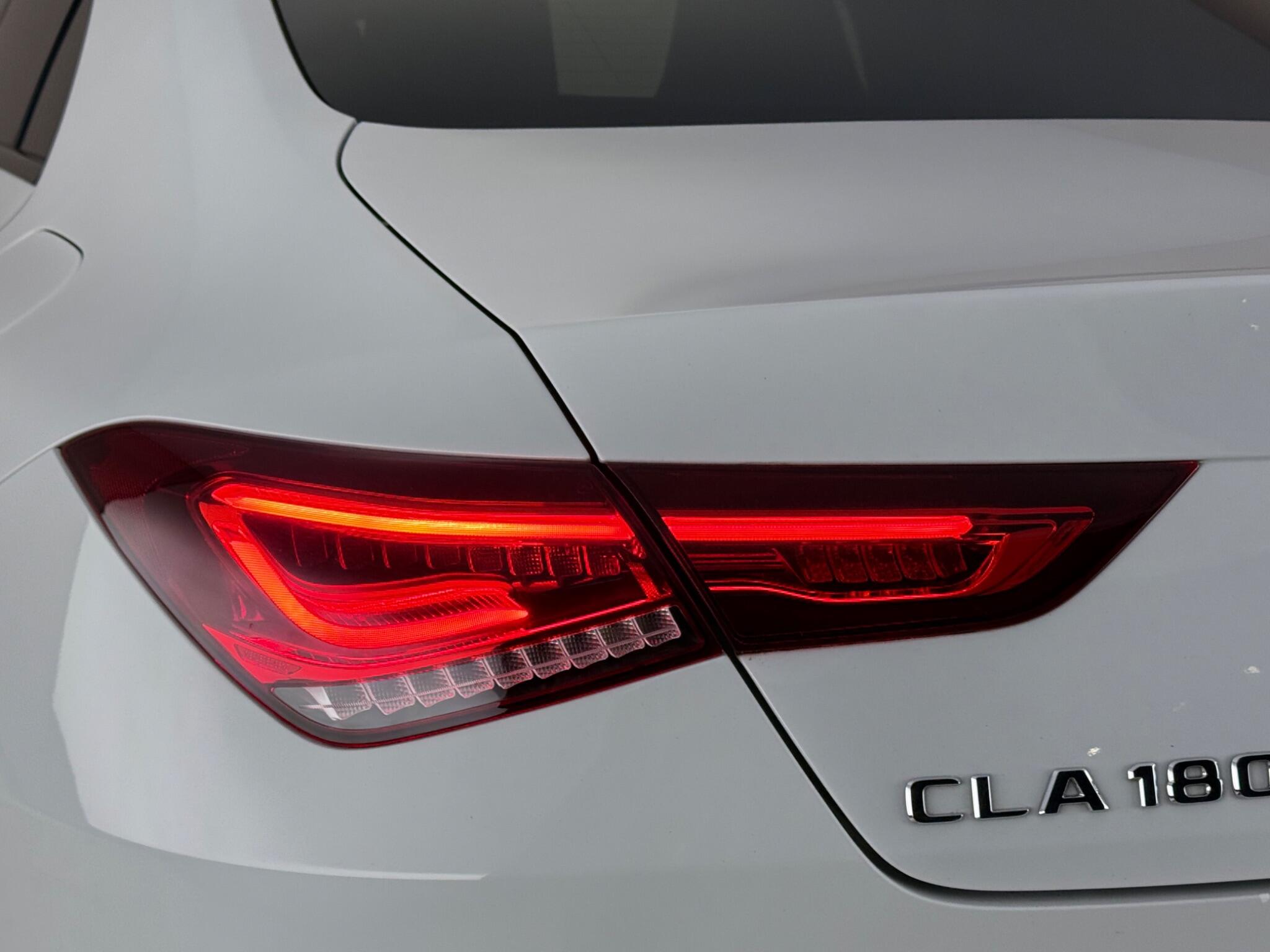 Mercedes-Benz Cla view 10