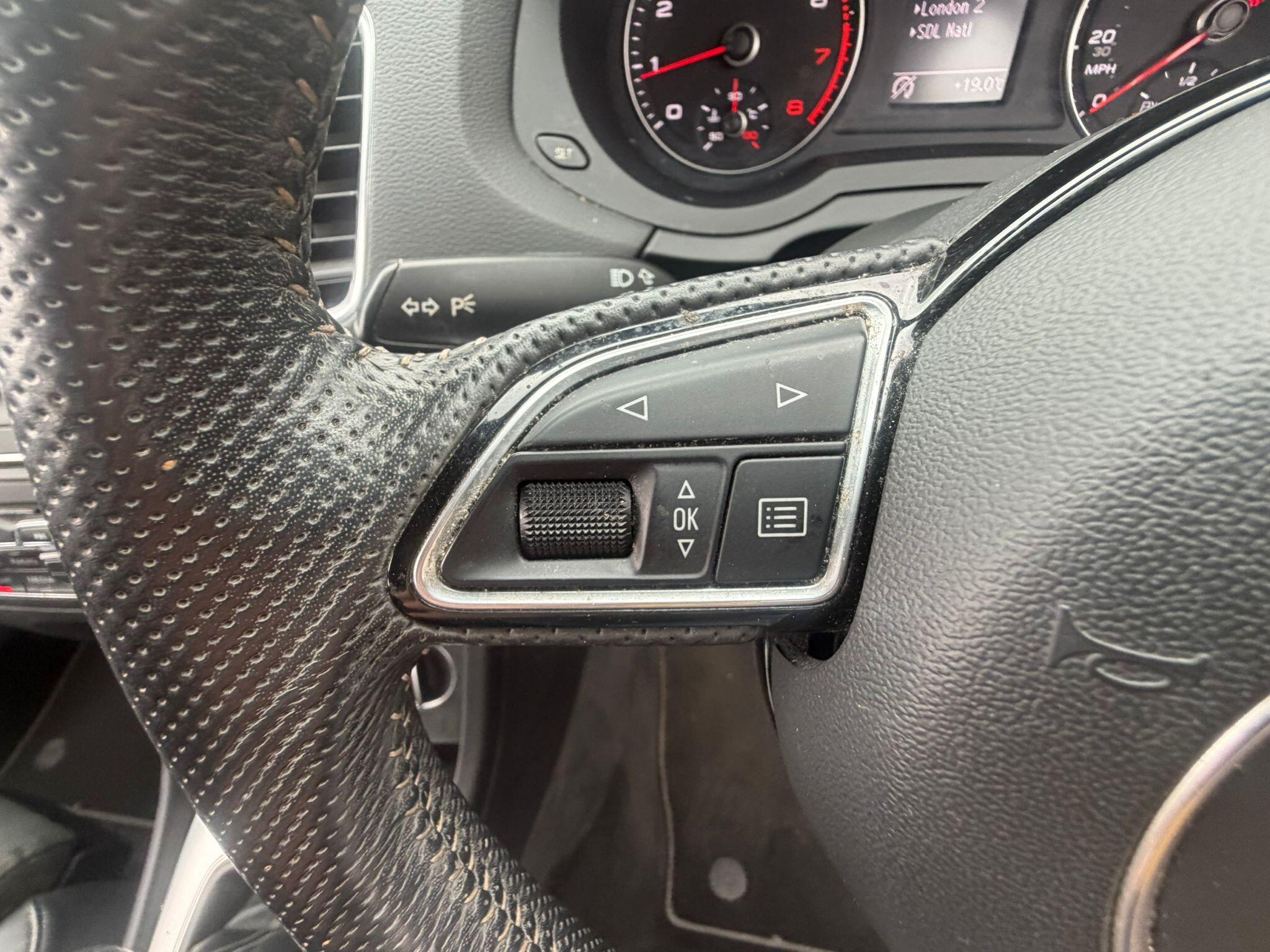 Audi Q3 view 19