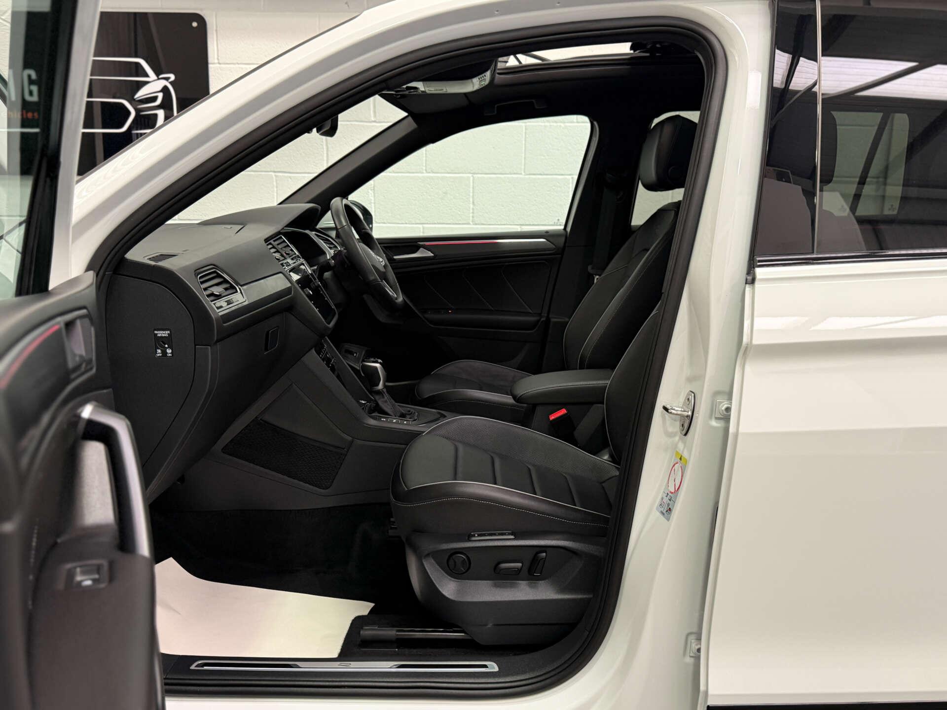 Volkswagen Tiguan Allspace view 14