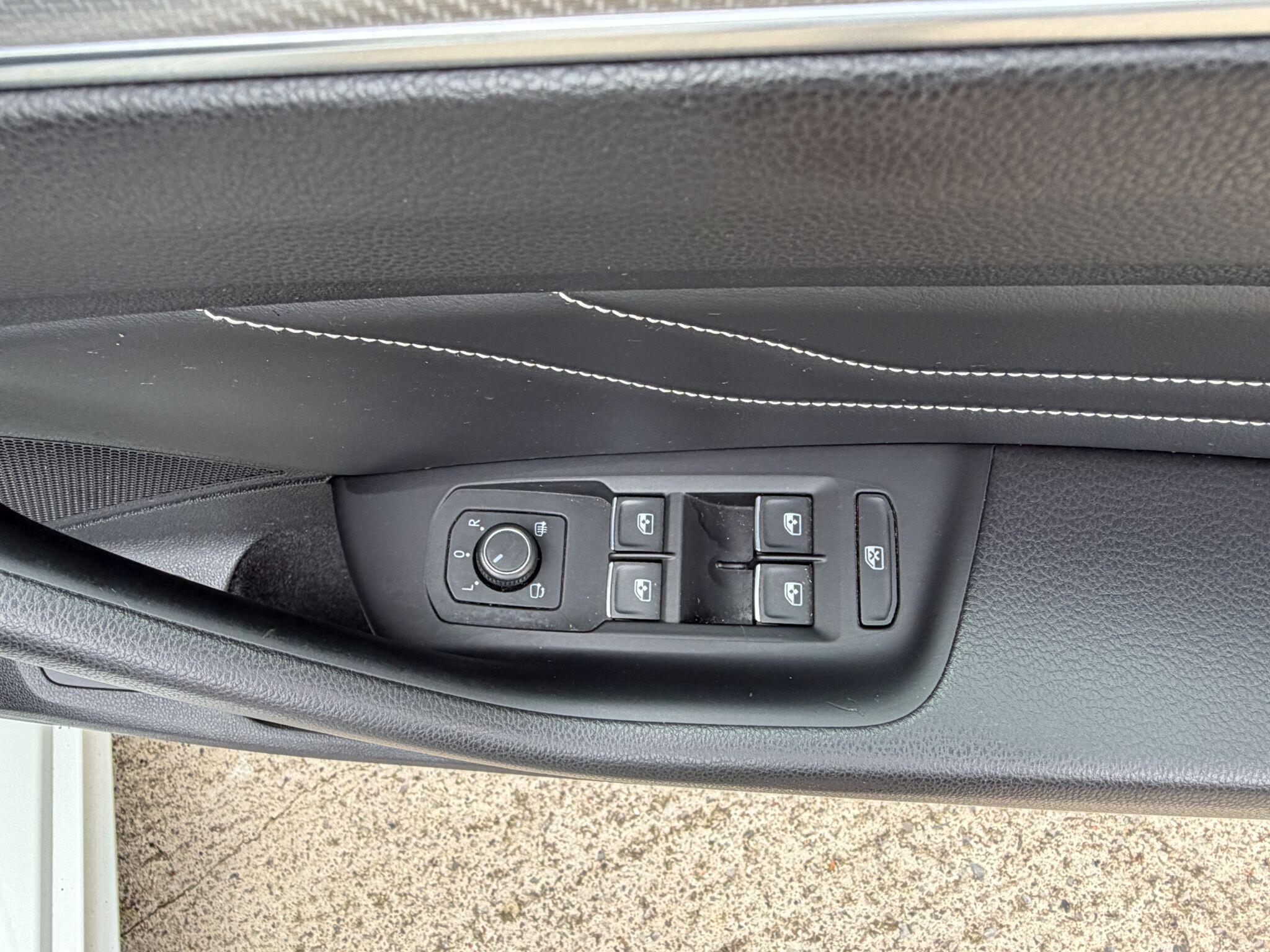 Volkswagen Passat view 15