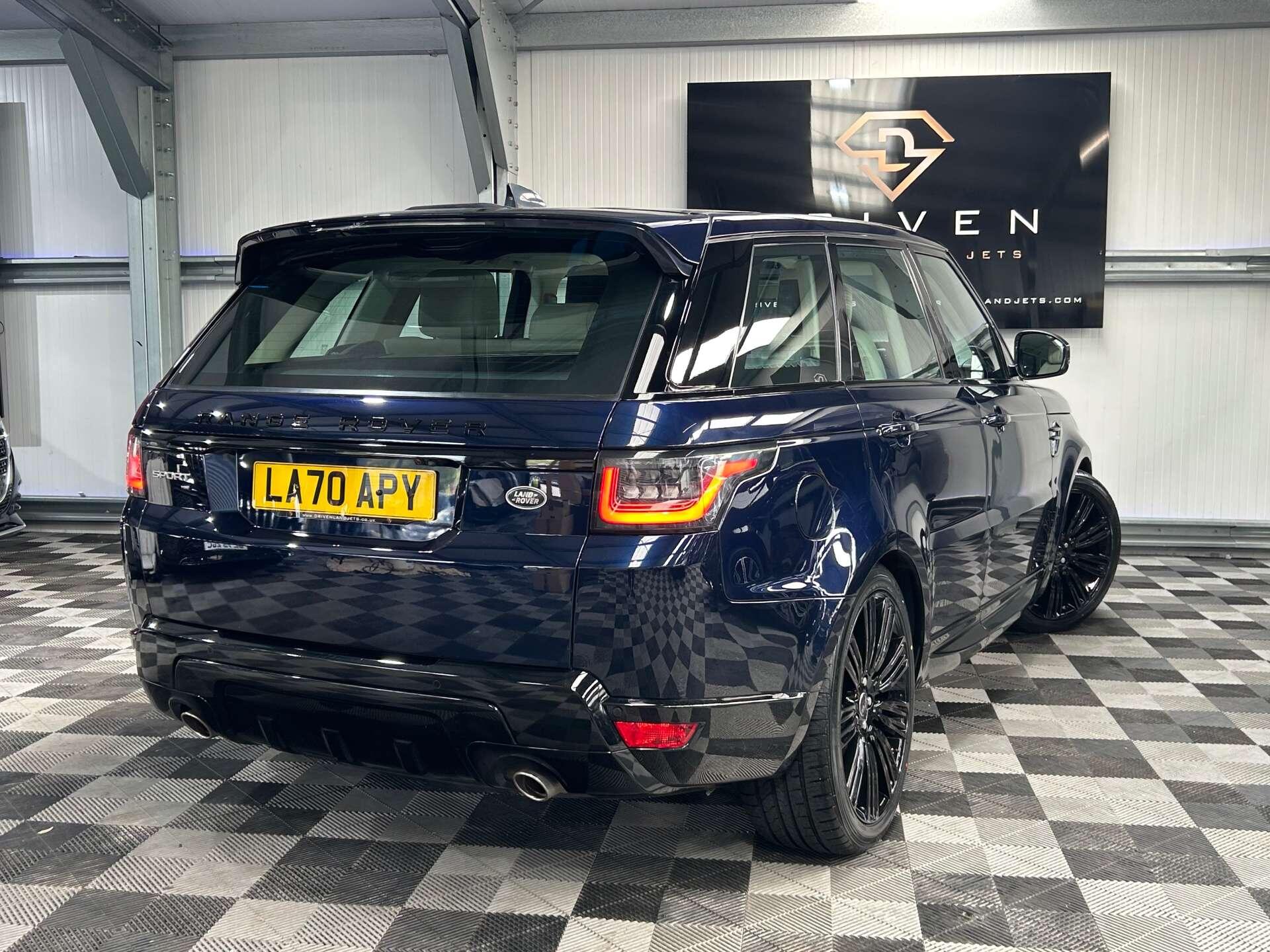 Land Rover Range Rover Sport view 3