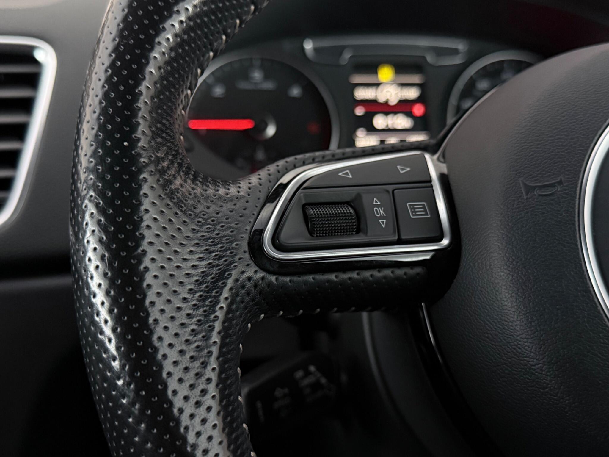 Audi Q3 view 15