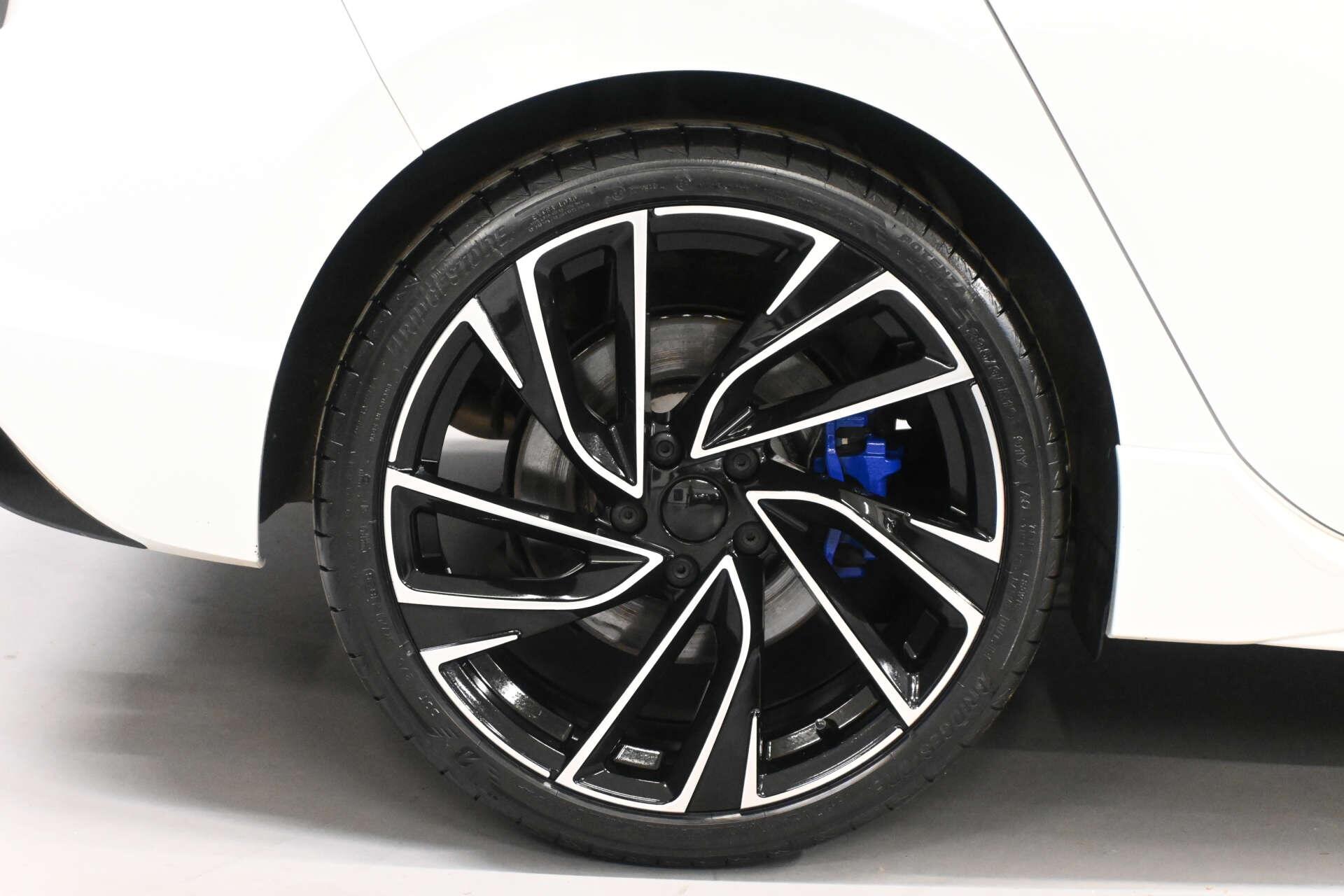 Volkswagen Golf view 28