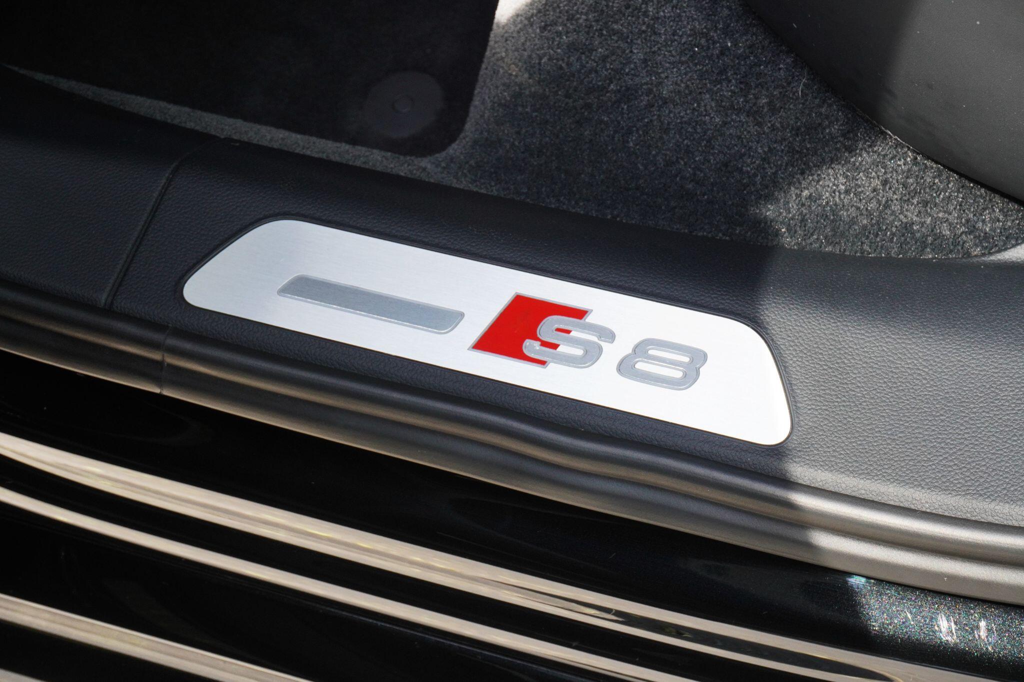 Audi S8 view 72