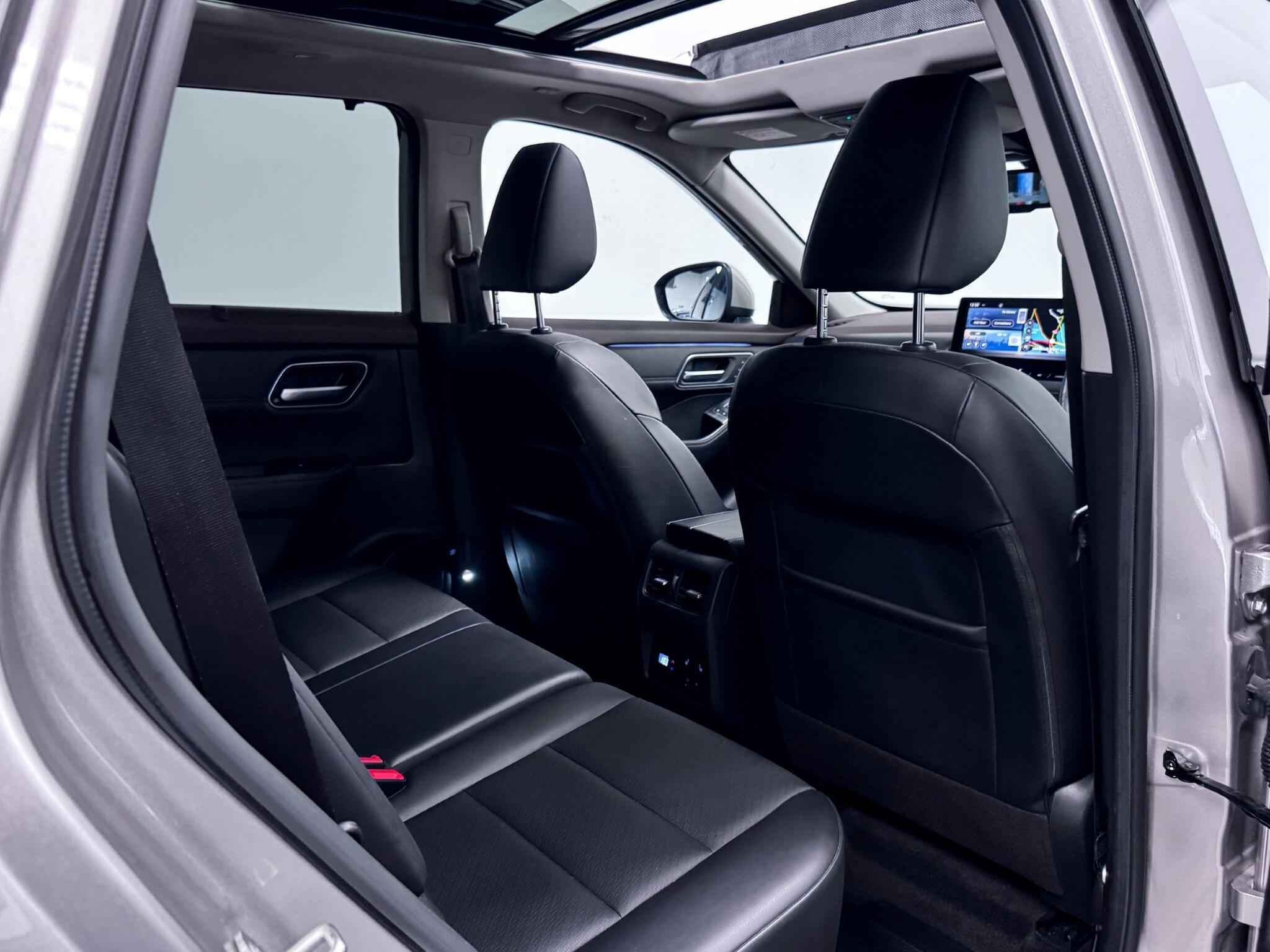 Nissan X-Trail view 12